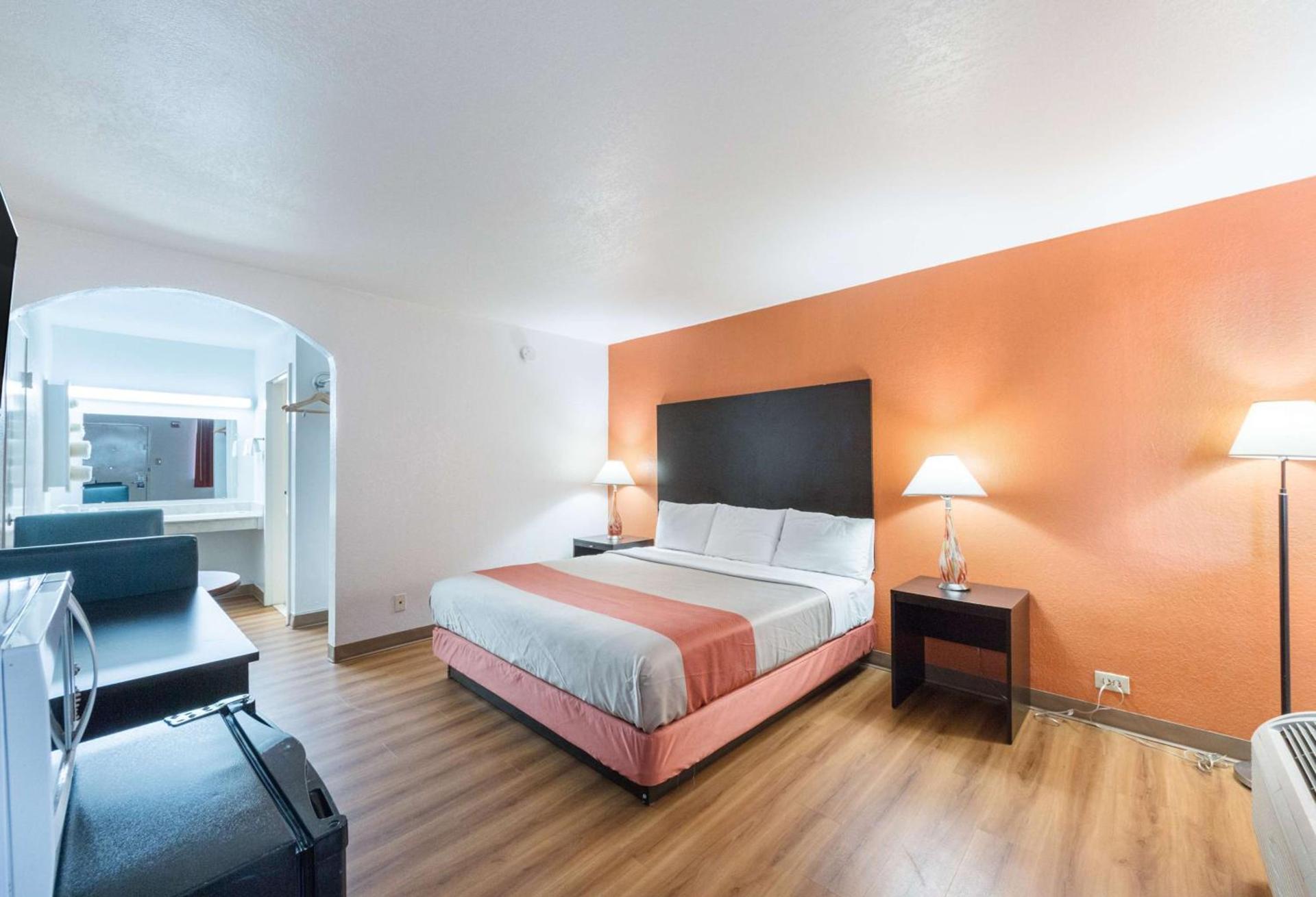 Motel 6 San Antonio TX I10 West photo 15