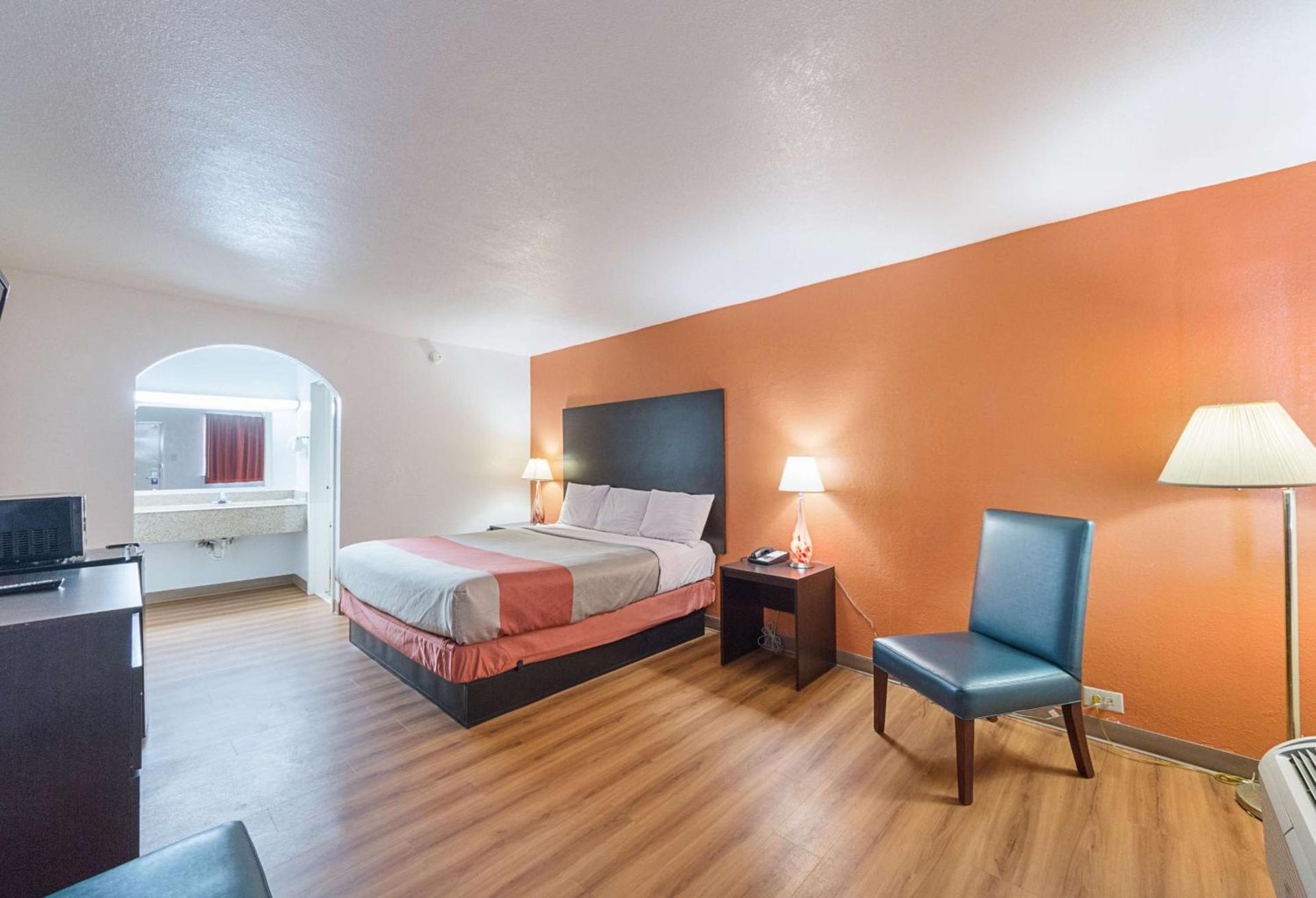Motel 6 San Antonio TX I10 West photo 19