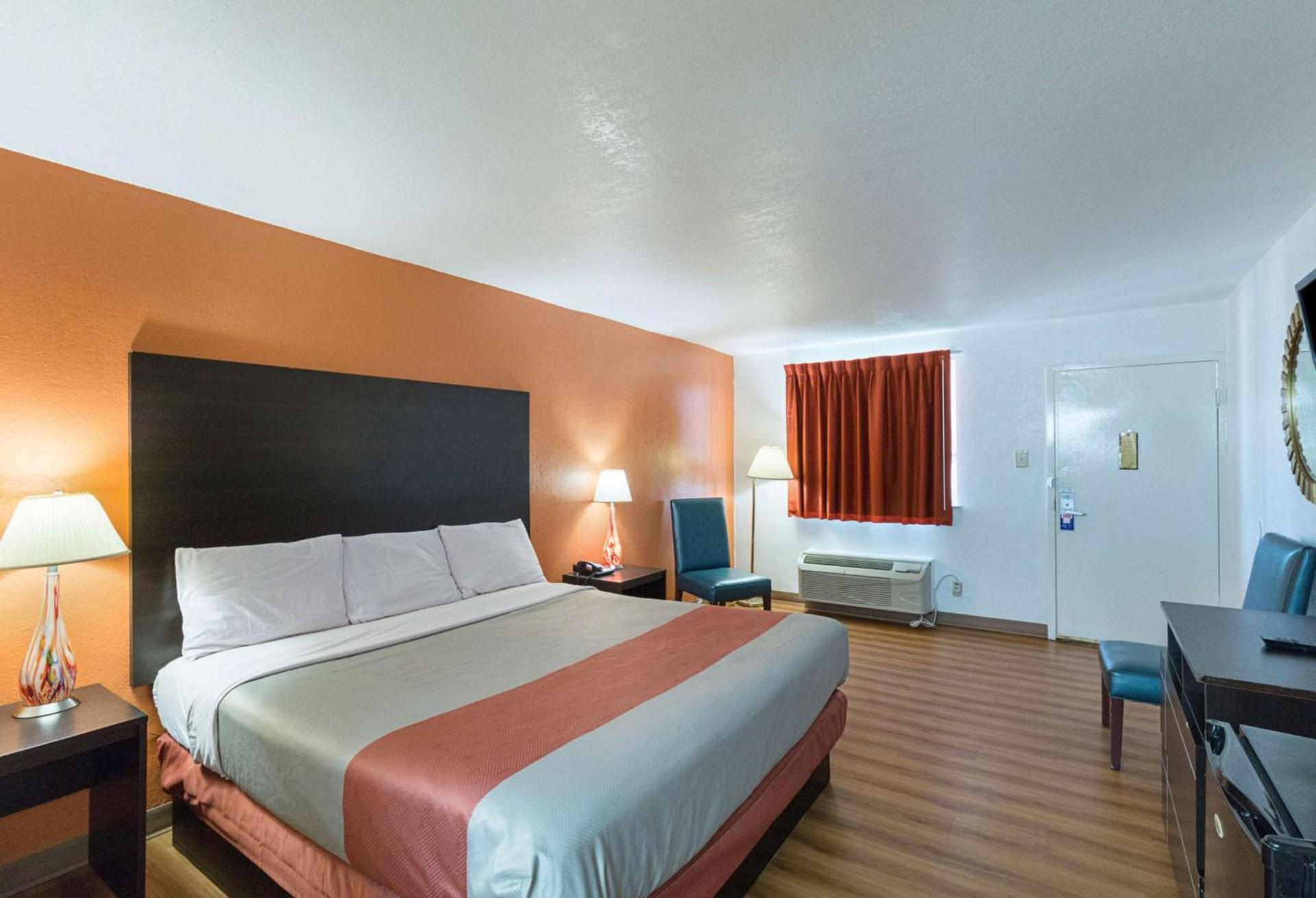 Motel 6 San Antonio TX I10 West photo 21