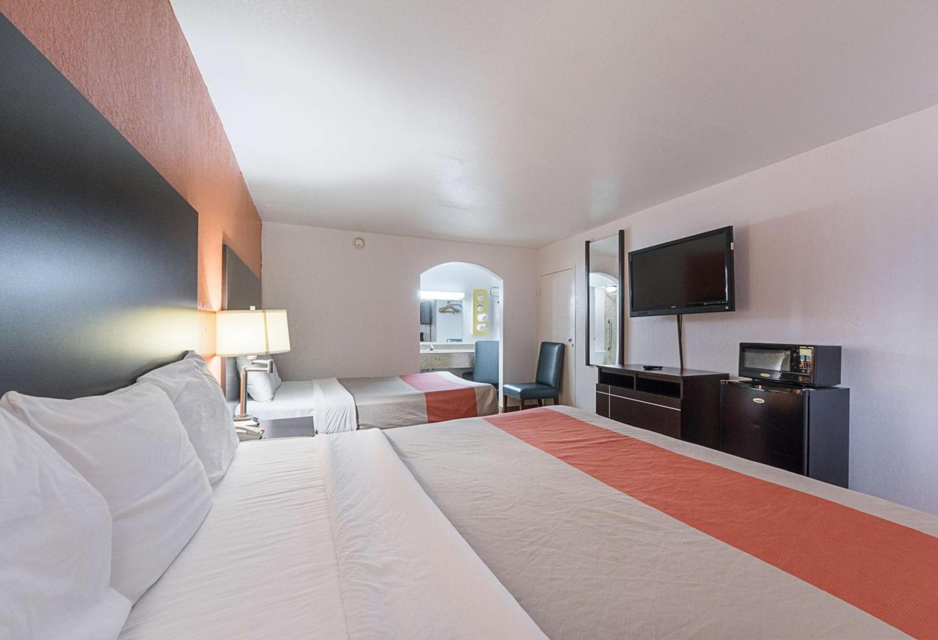 Motel 6 San Antonio TX I10 West photo 22