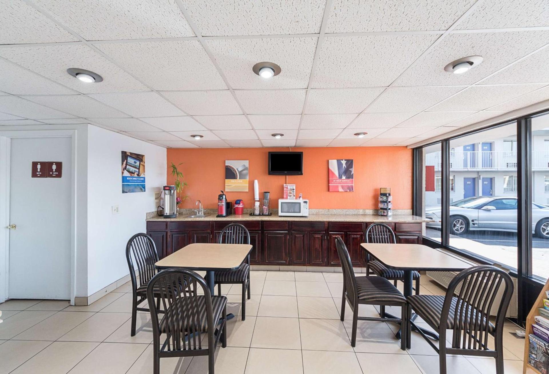 Motel 6 San Antonio TX I10 West photo 36