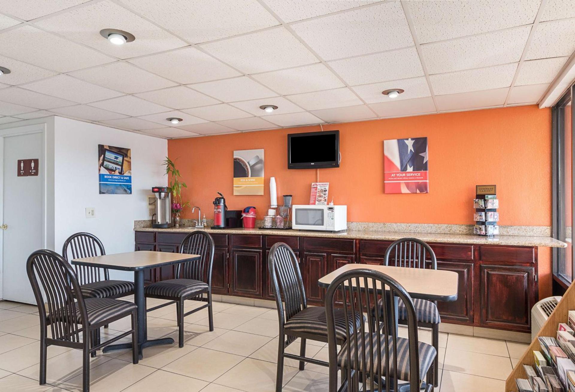 Motel 6 San Antonio TX I10 West photo 37