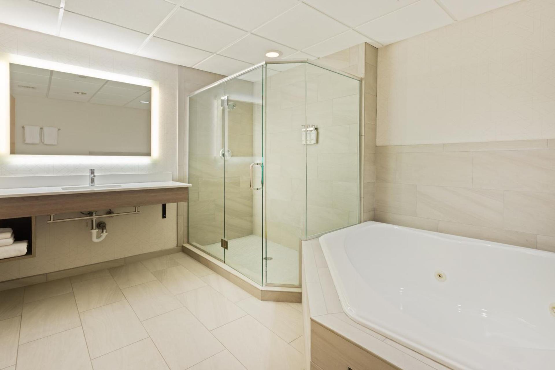 Holiday Inn Express Hauppauge-Long Island by IHG photo 22