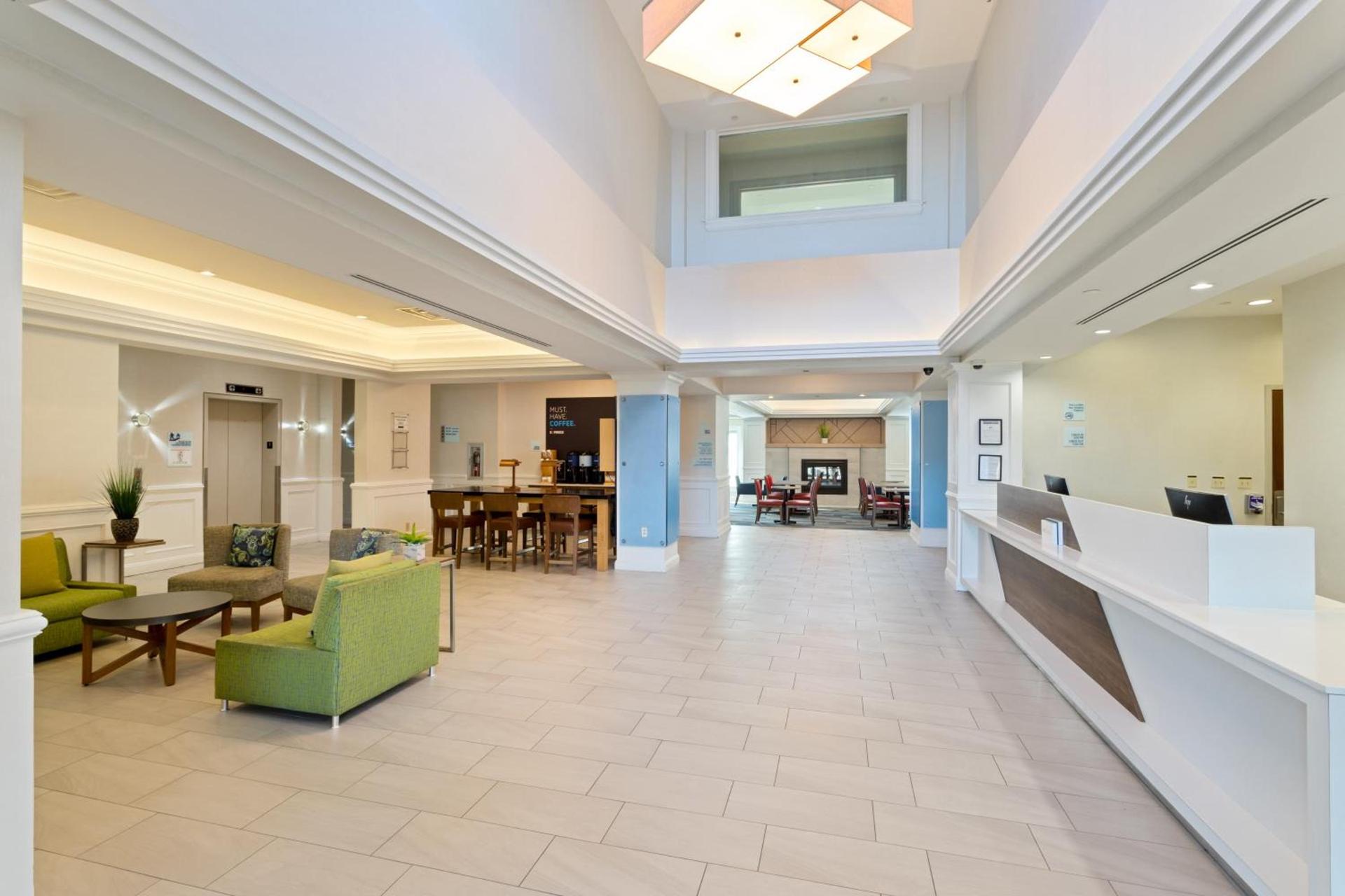 Holiday Inn Express Hauppauge-Long Island by IHG photo 2