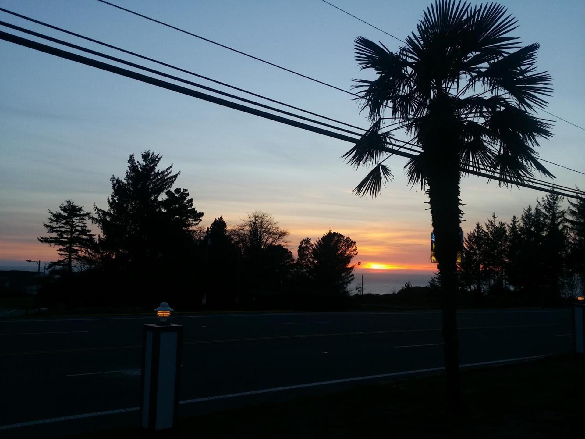 Blue Coast Inn & Suites photo 38