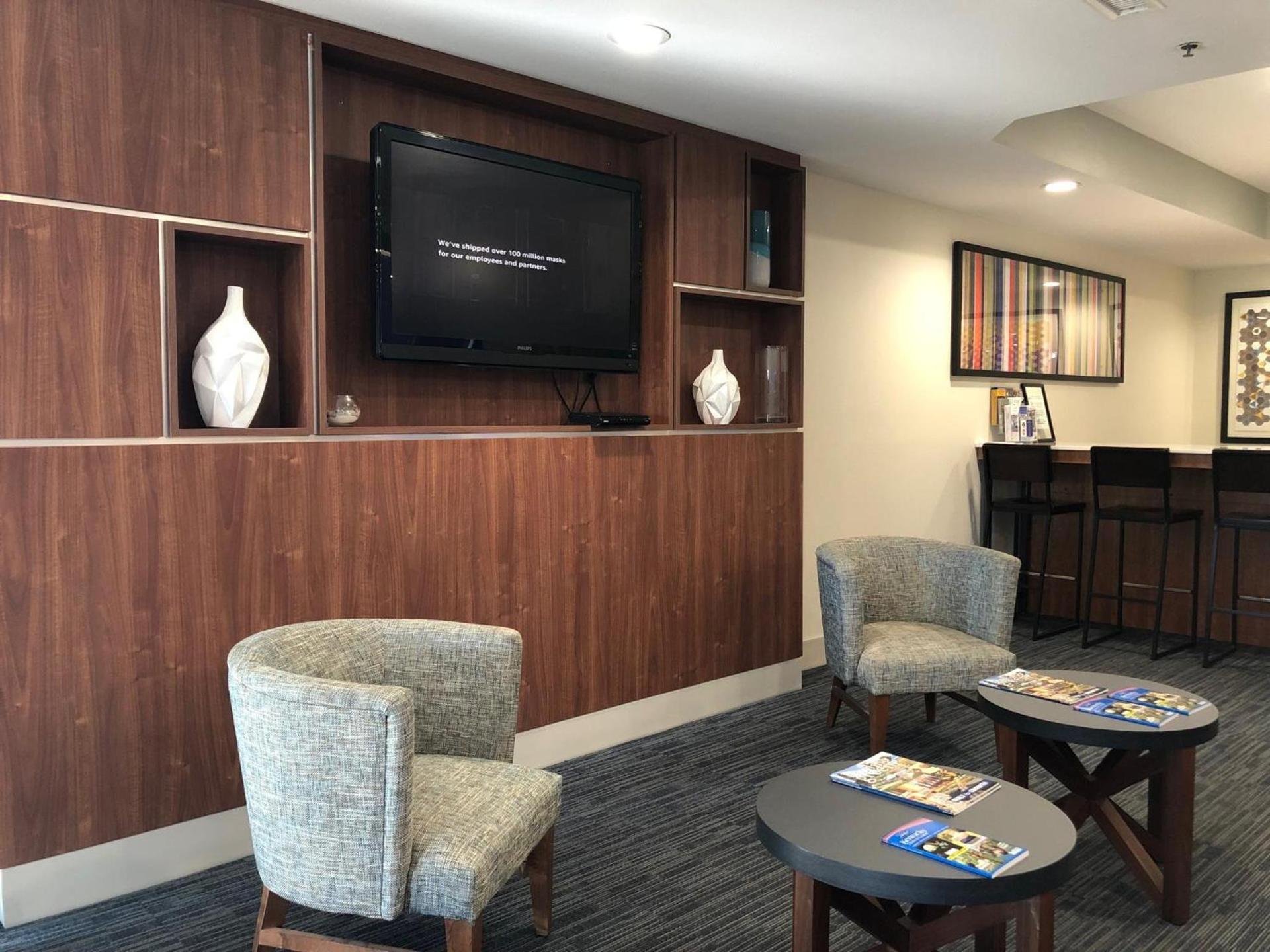 Holiday Inn Express Hotel & Suites Franklin by IHG photo 42