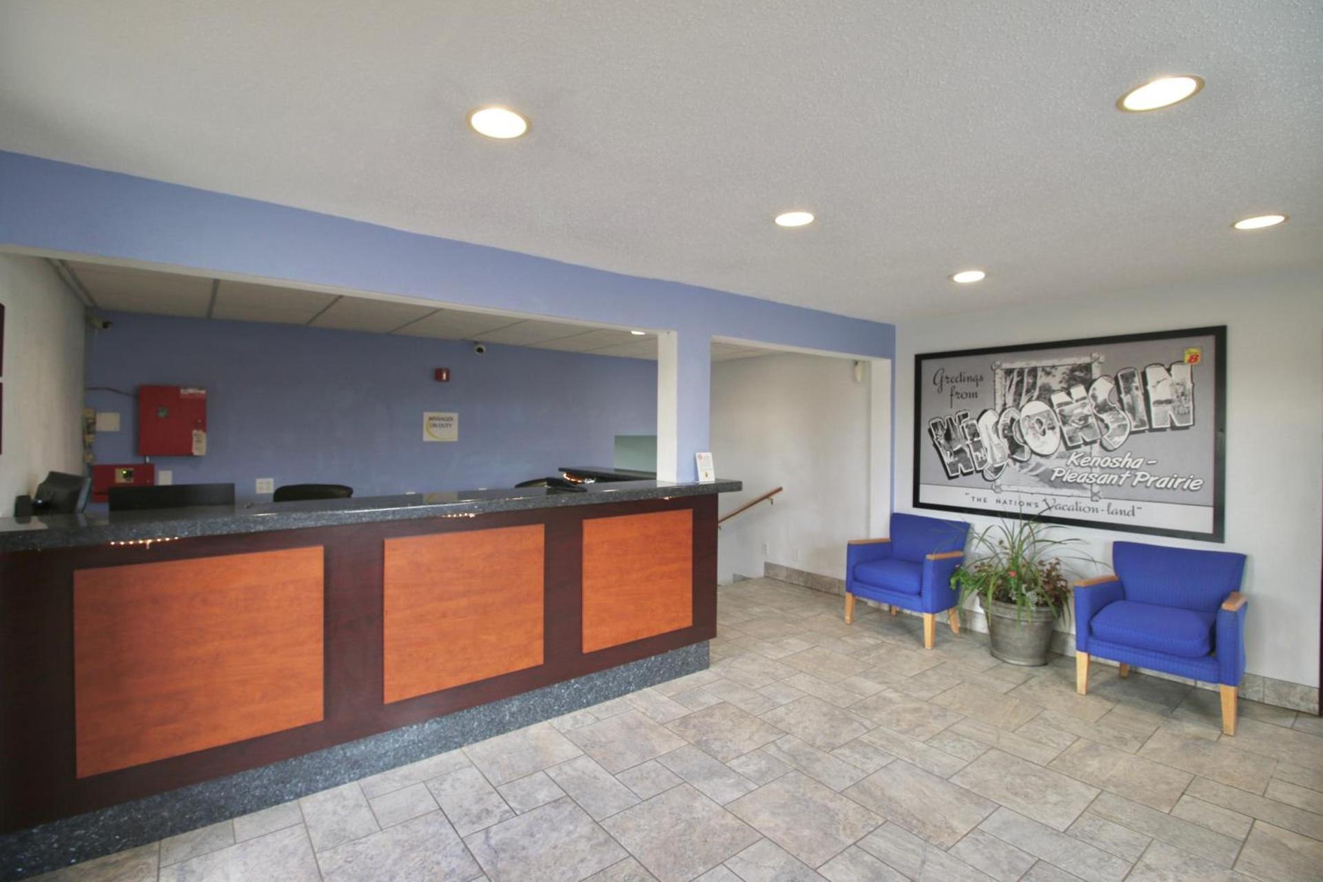 Super 8 by Wyndham Kenosha/Pleasant Prairie photo 38