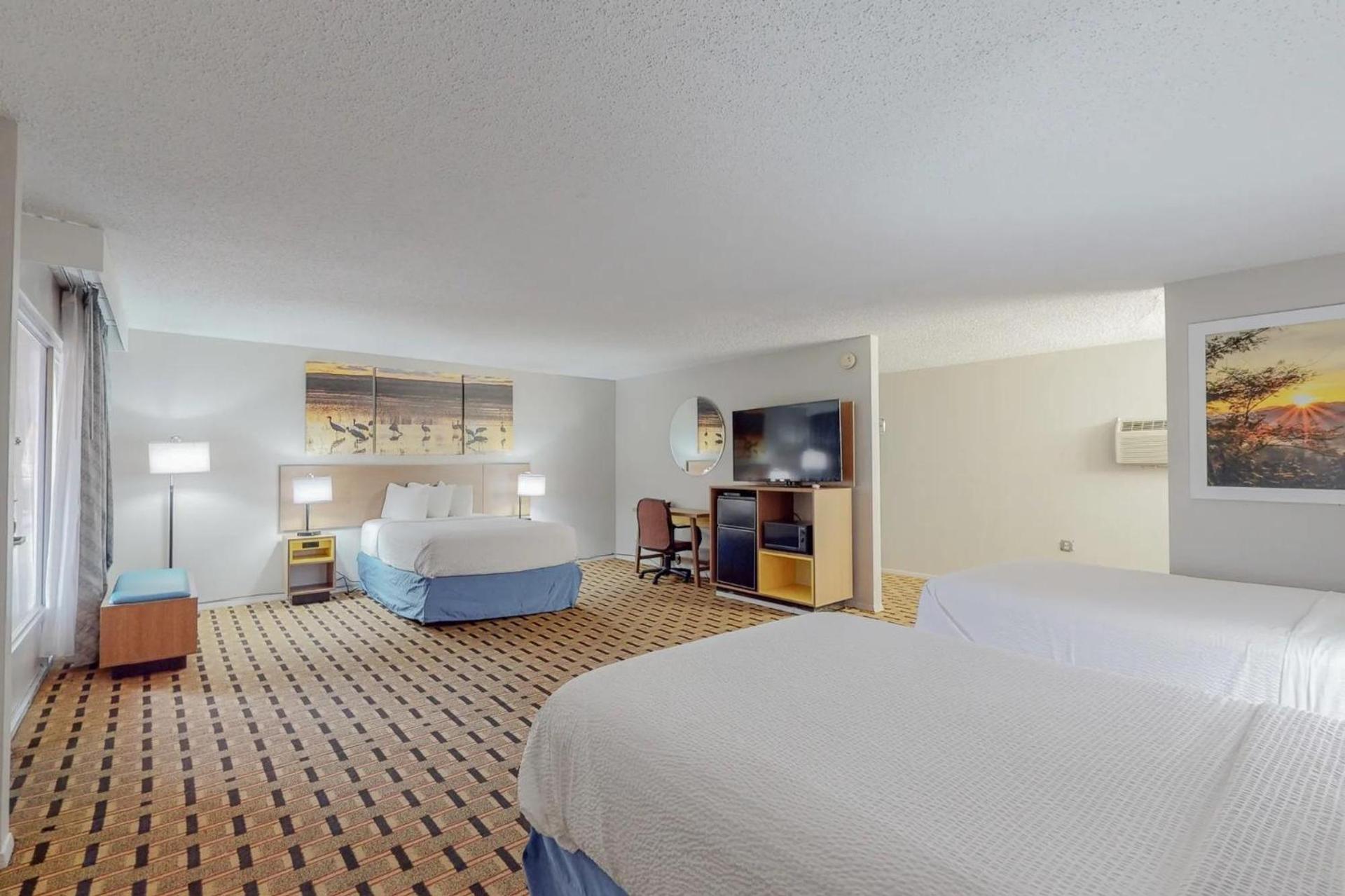 Days Inn by Wyndham Socorro photo 28