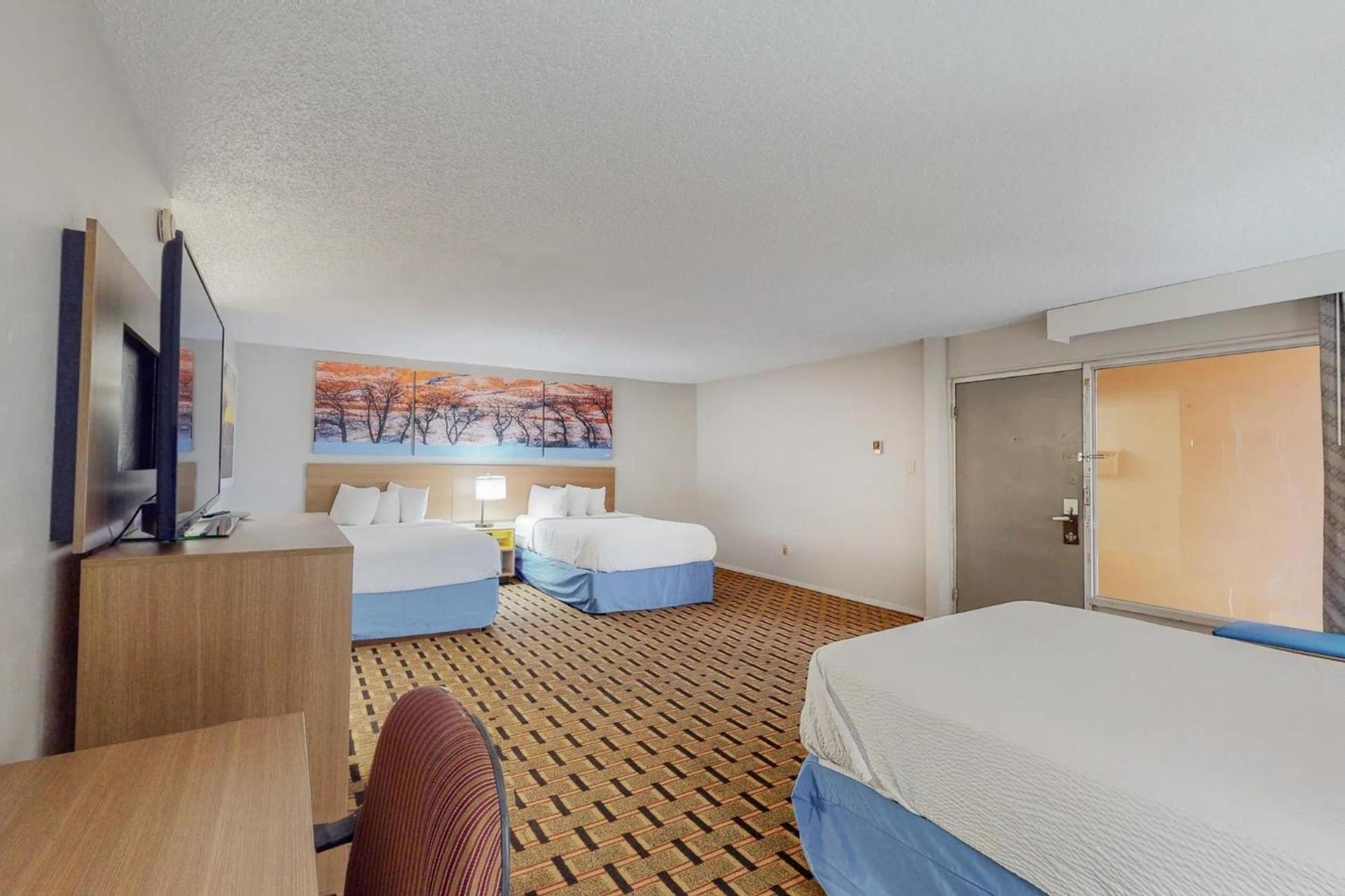 Days Inn by Wyndham Socorro photo 27