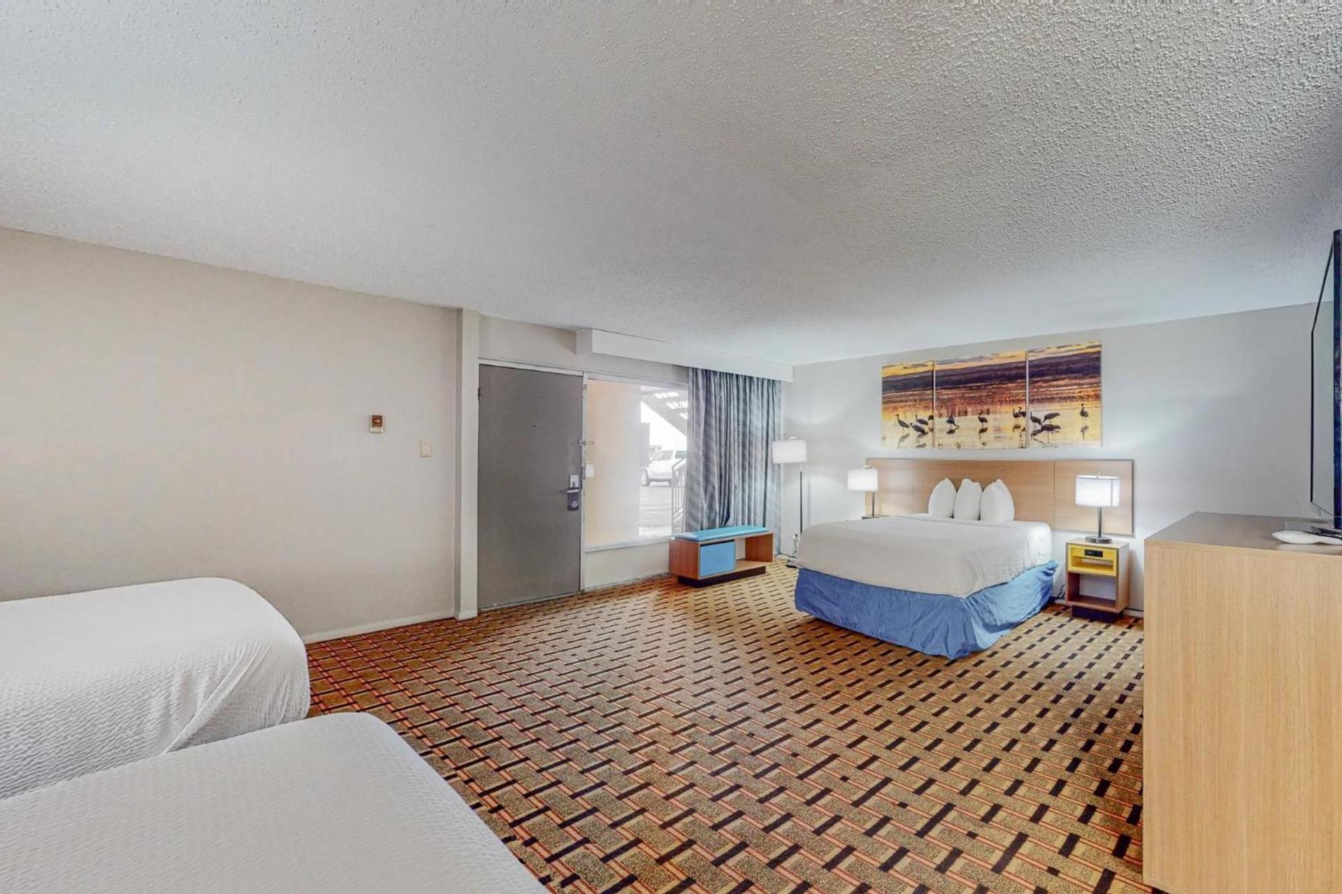 Days Inn by Wyndham Socorro photo 29