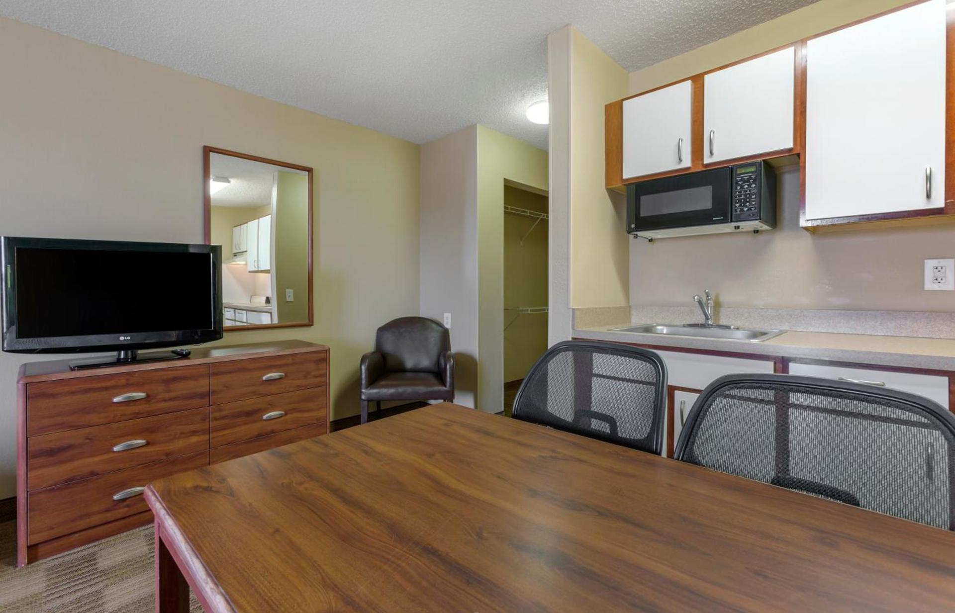 Extended Stay America Suites - El Paso - West photo 69