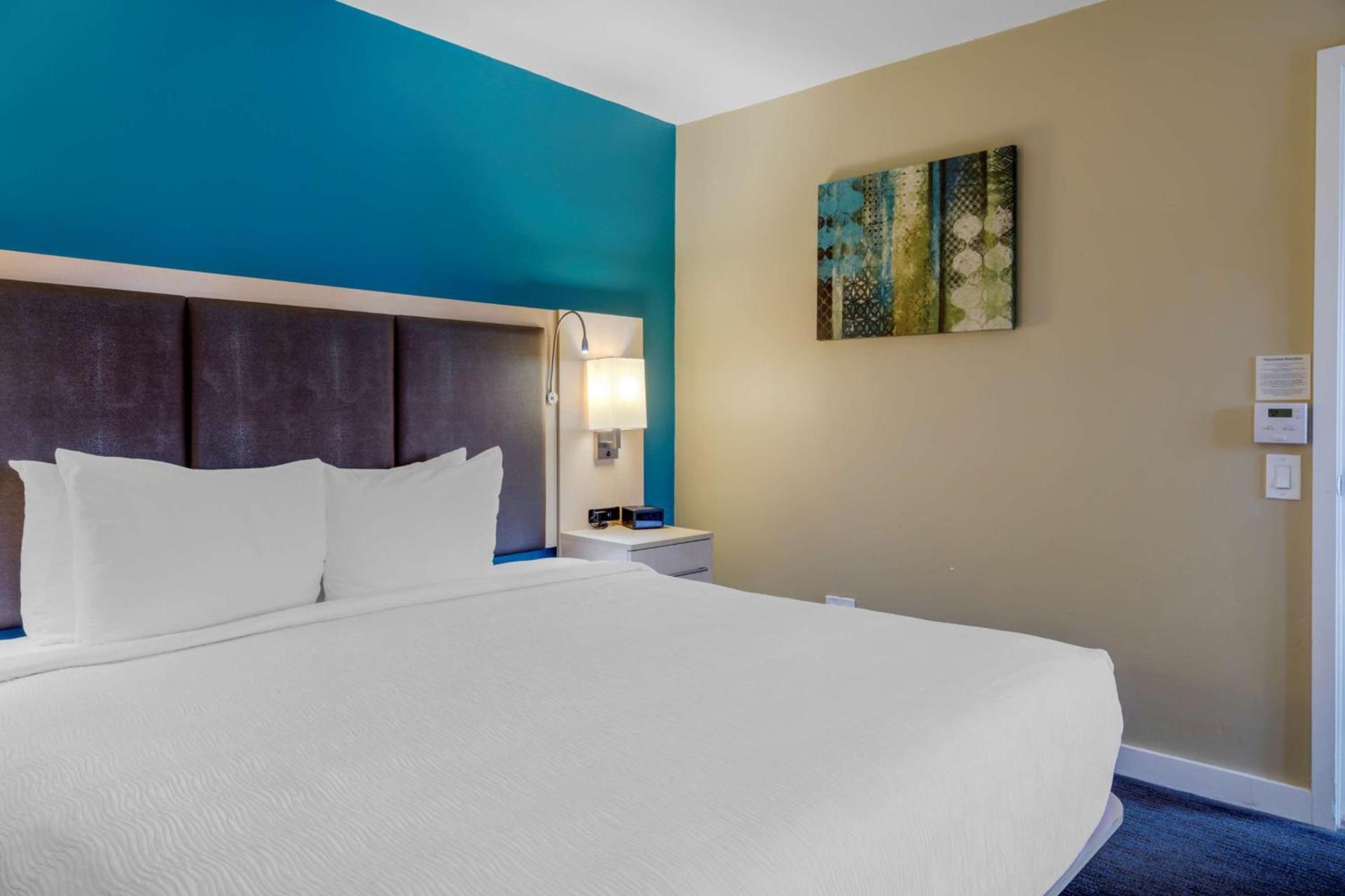 Best Western Plus South Coast Inn photo 21