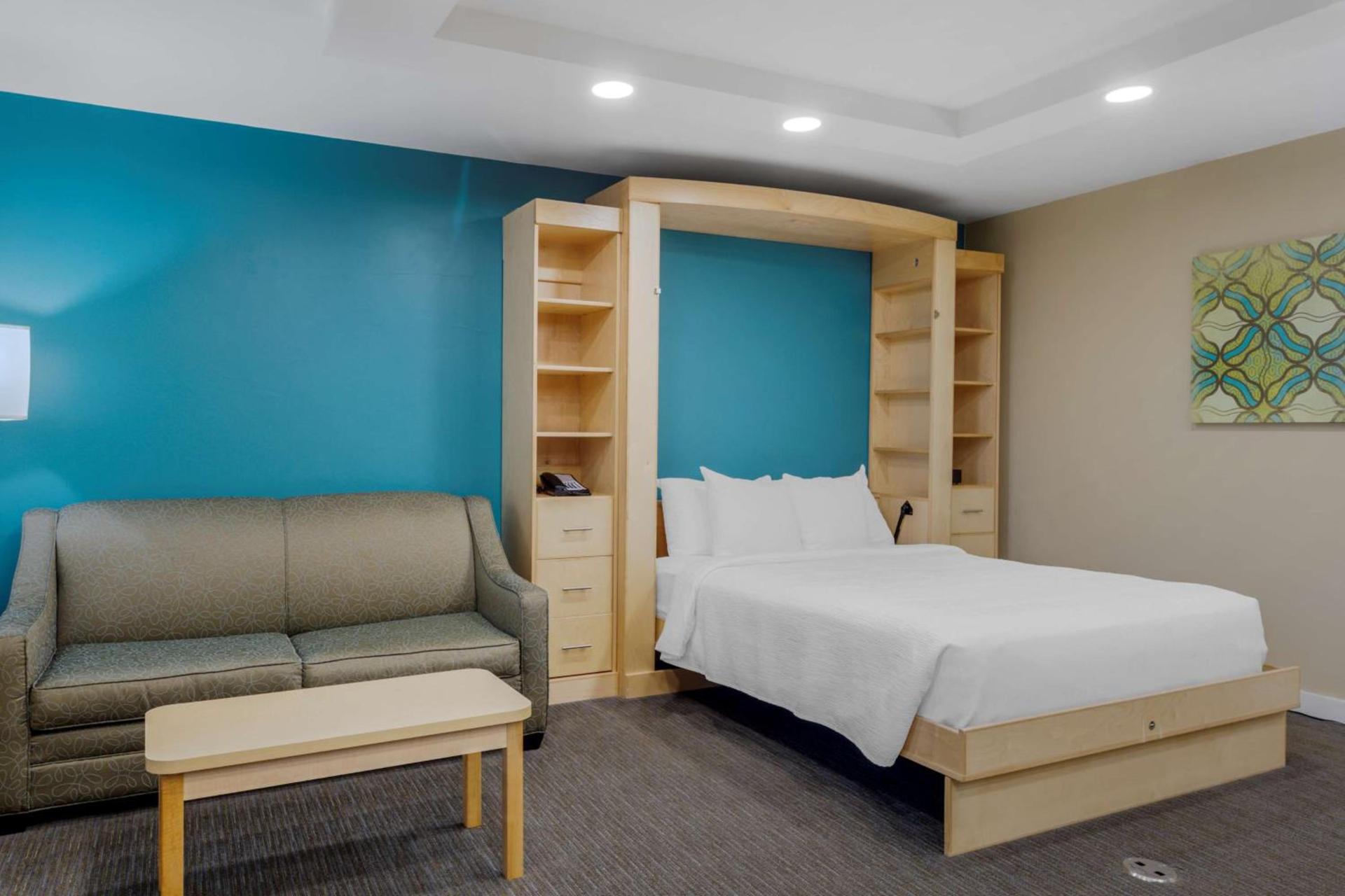Best Western Plus South Coast Inn photo 29