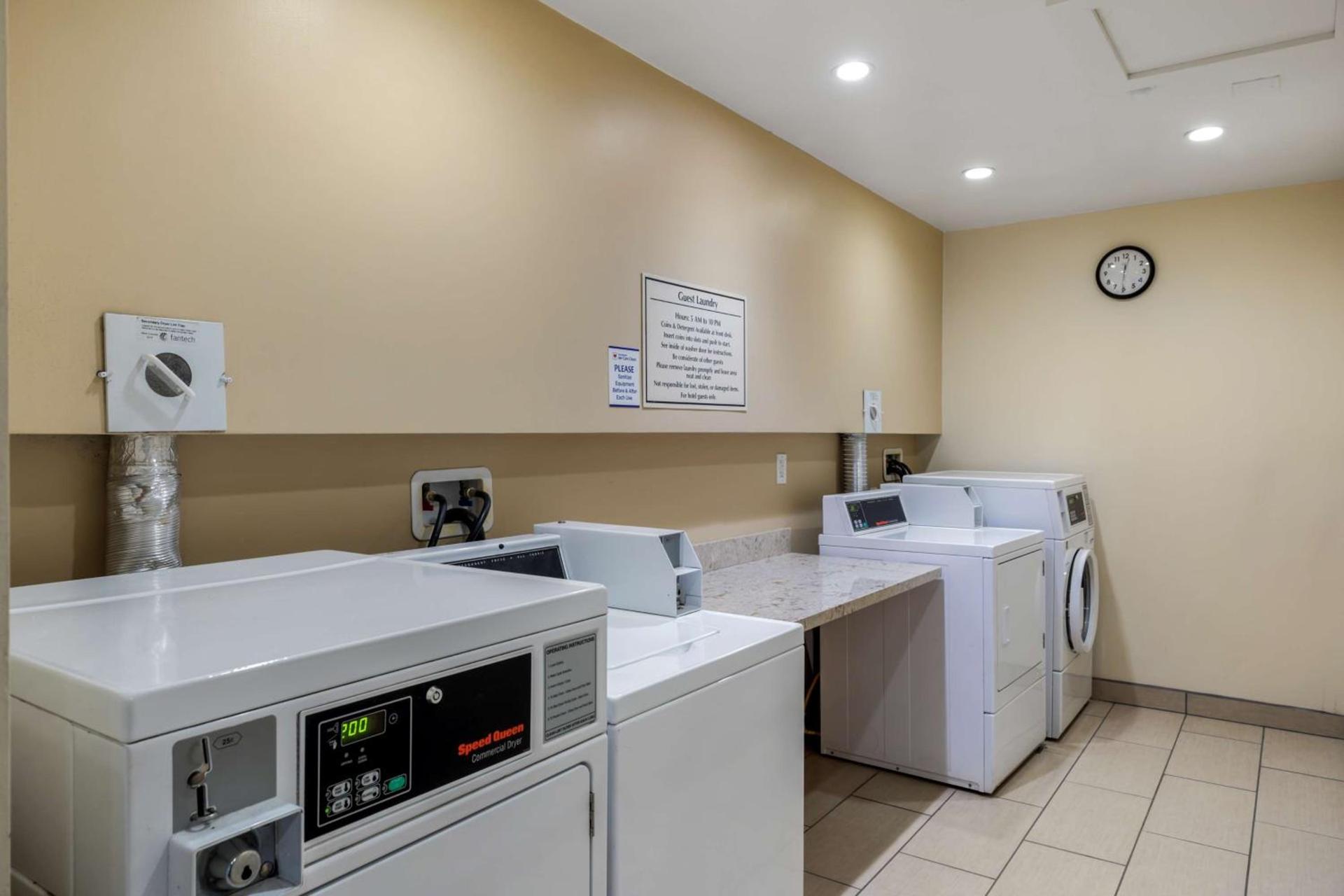 Best Western Plus South Coast Inn photo 9