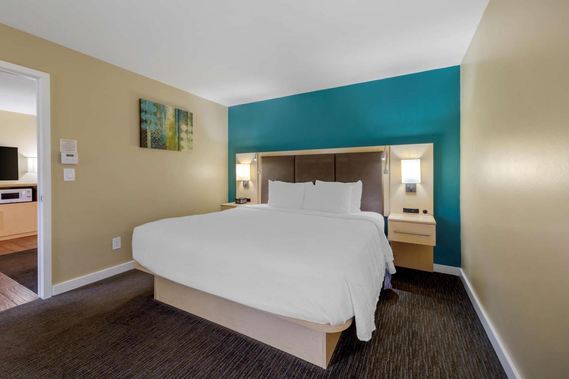 Best Western Plus South Coast Inn photo 30