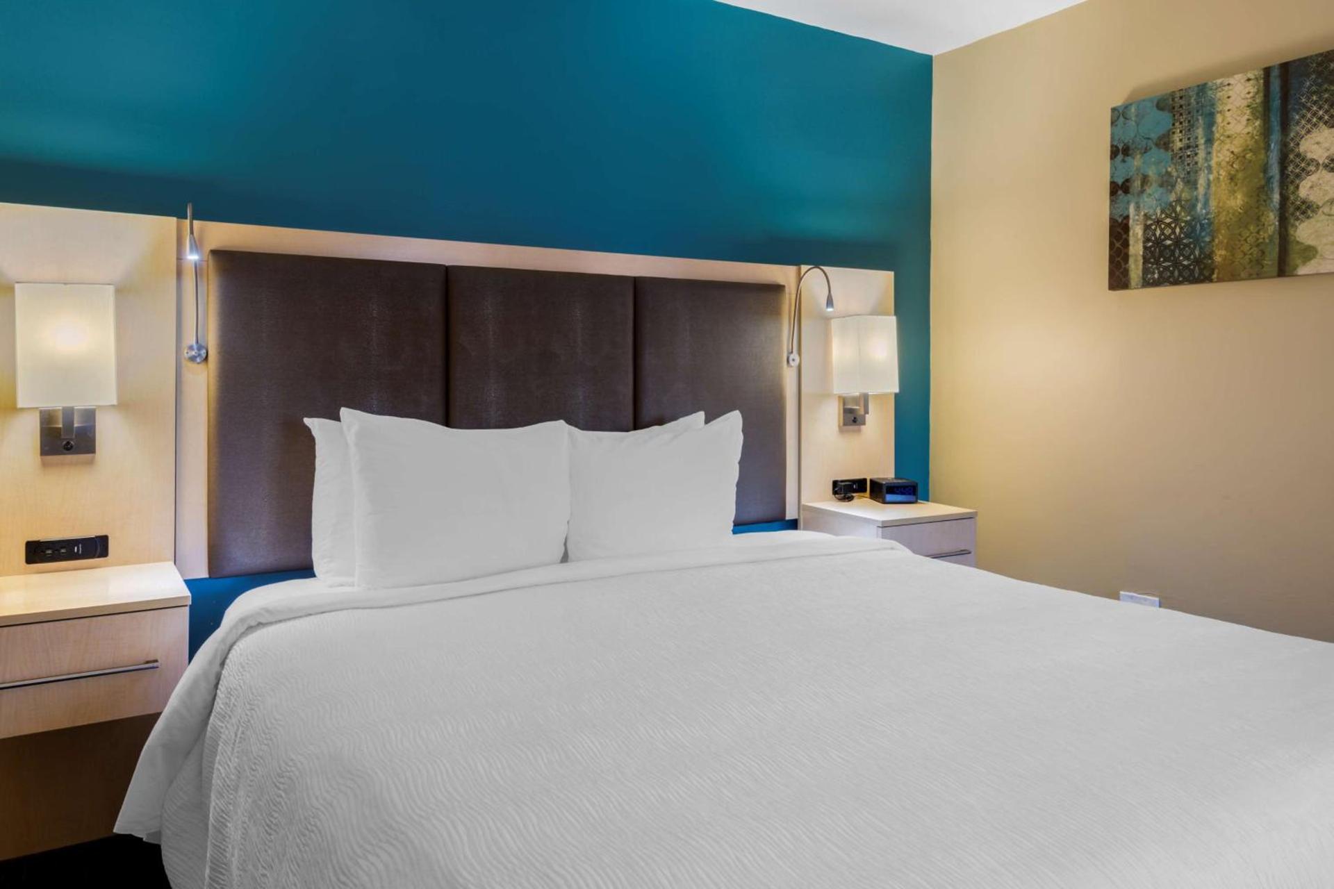 Best Western Plus South Coast Inn photo 37