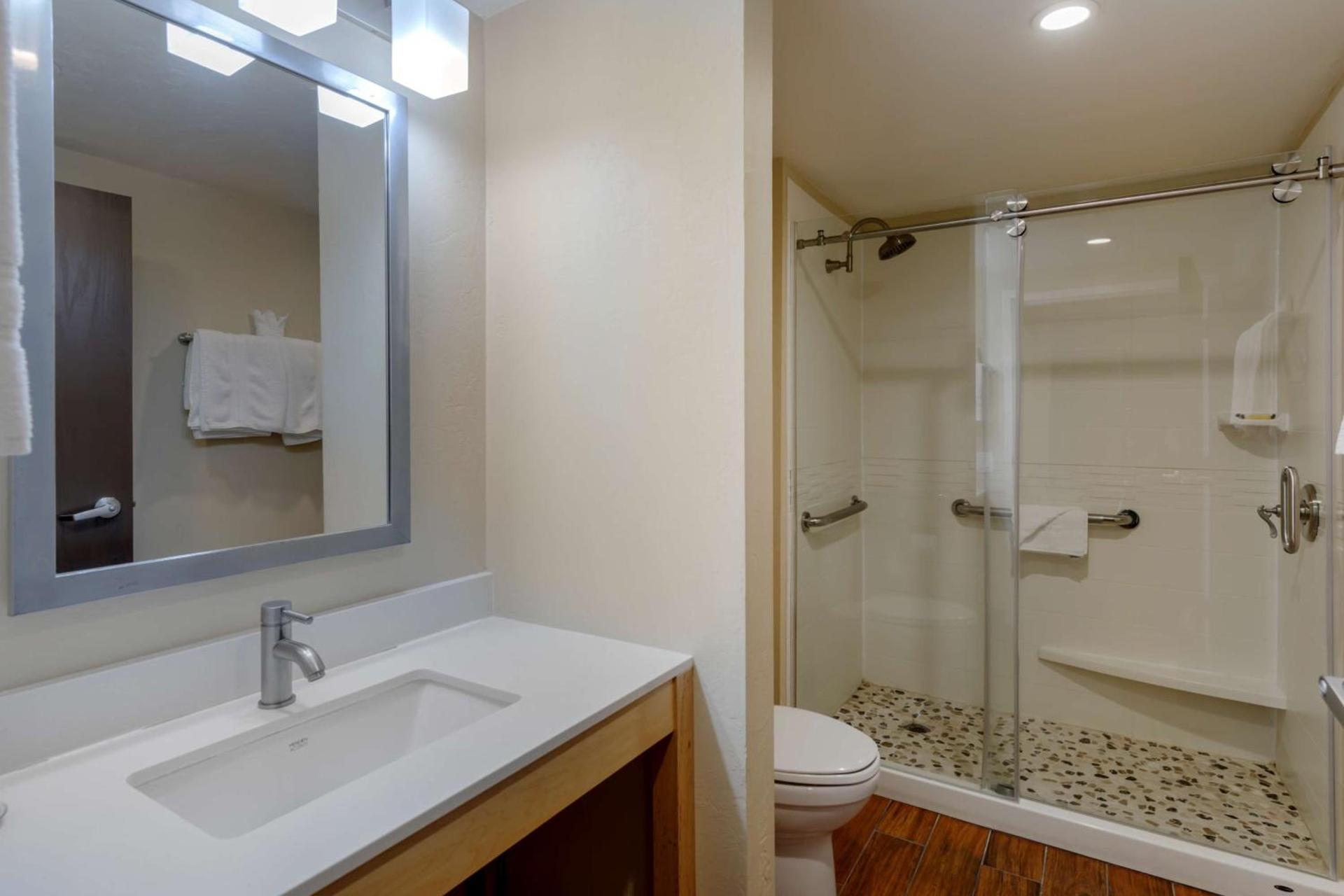 Best Western Plus South Coast Inn photo 45