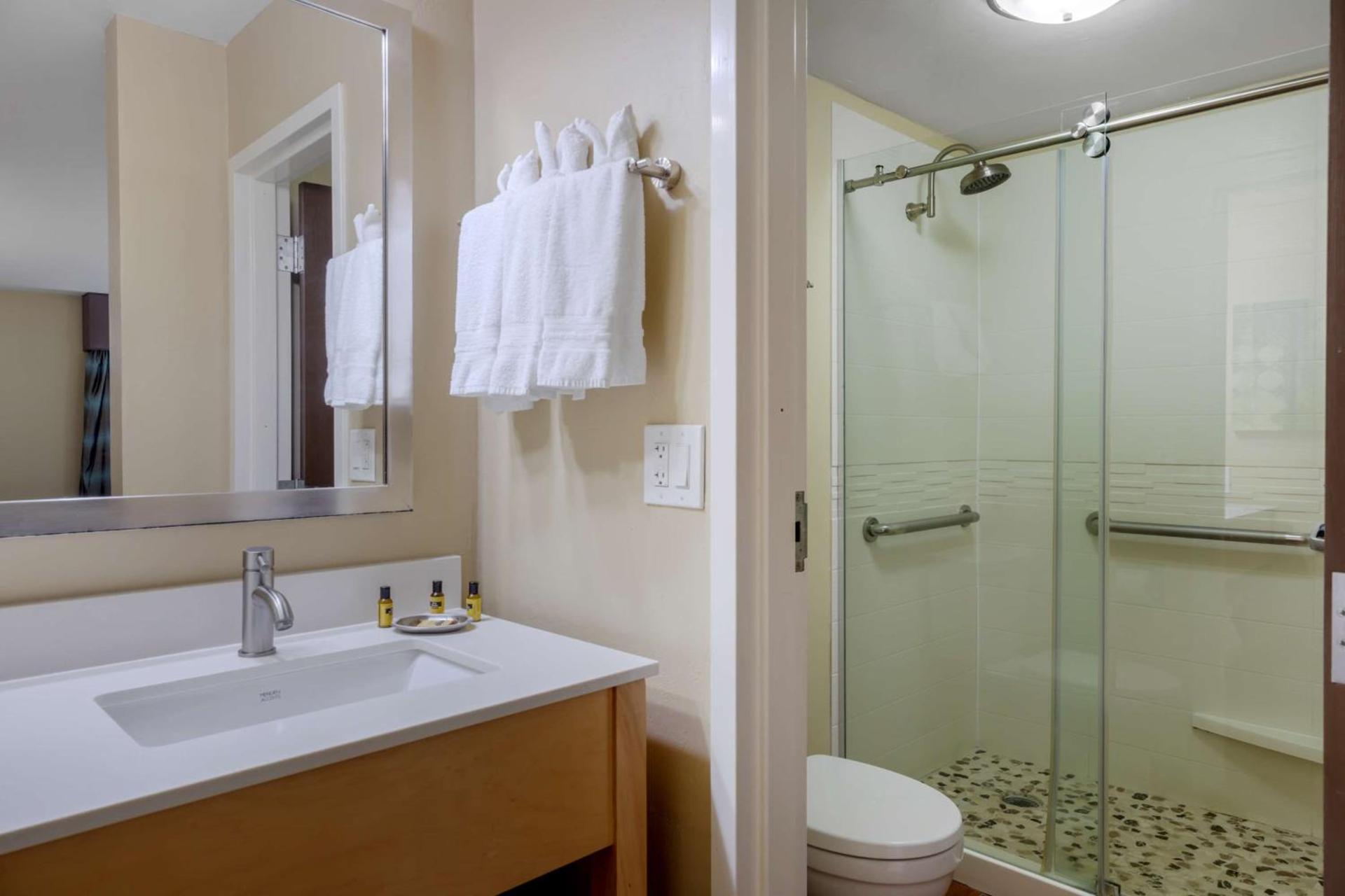 Best Western Plus South Coast Inn photo 52