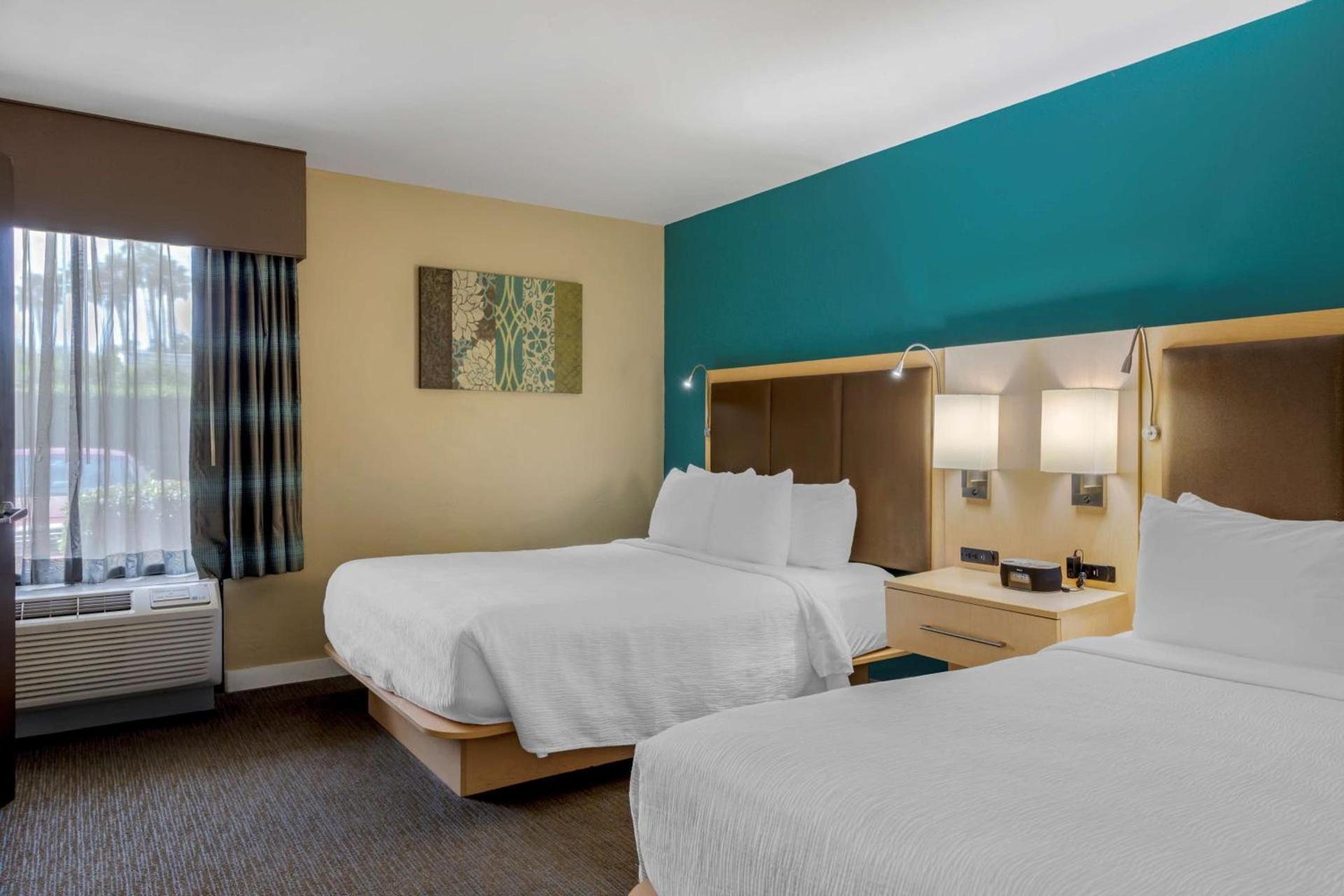 Best Western Plus South Coast Inn photo 39