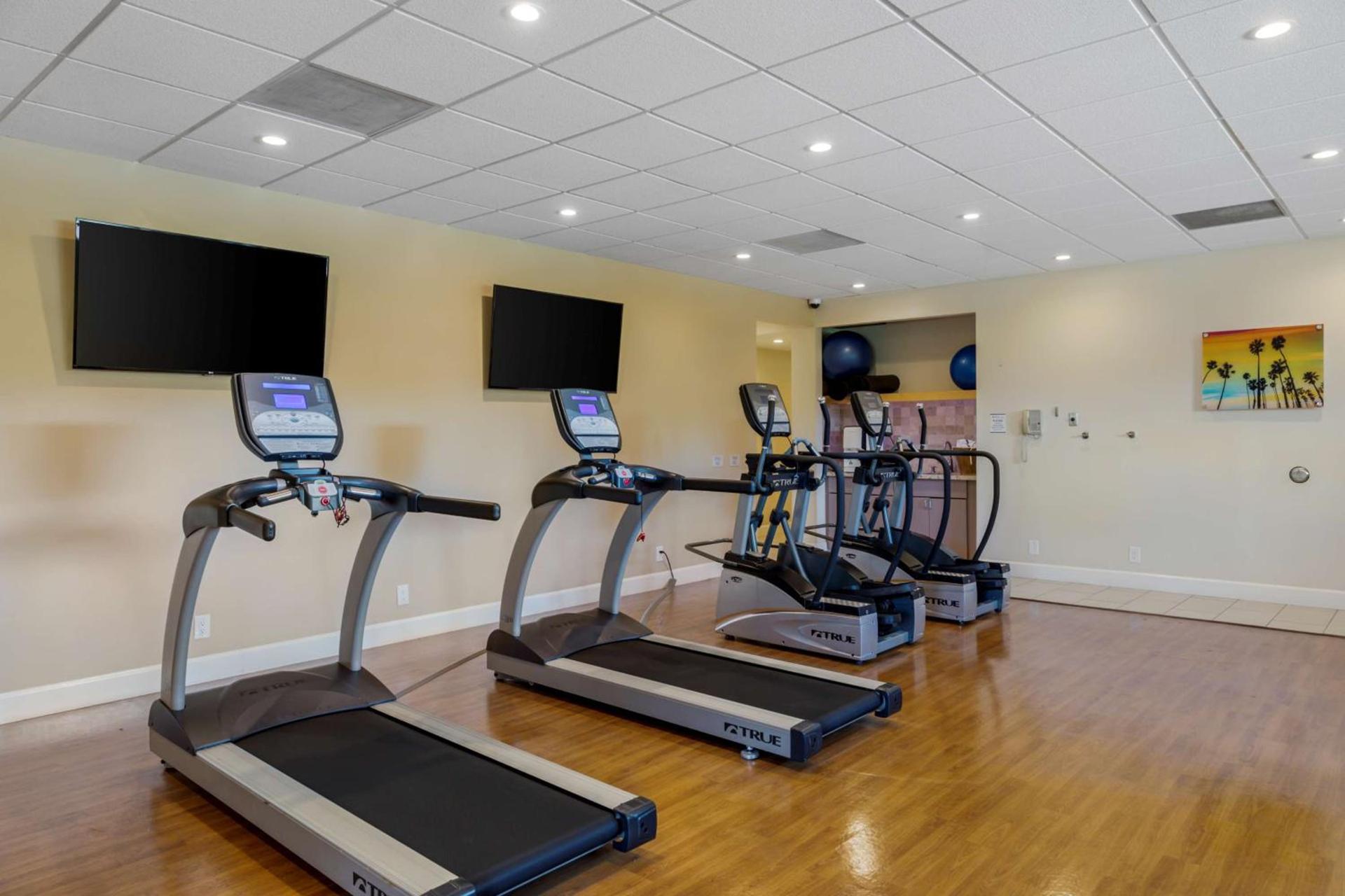 Best Western Plus South Coast Inn photo 16