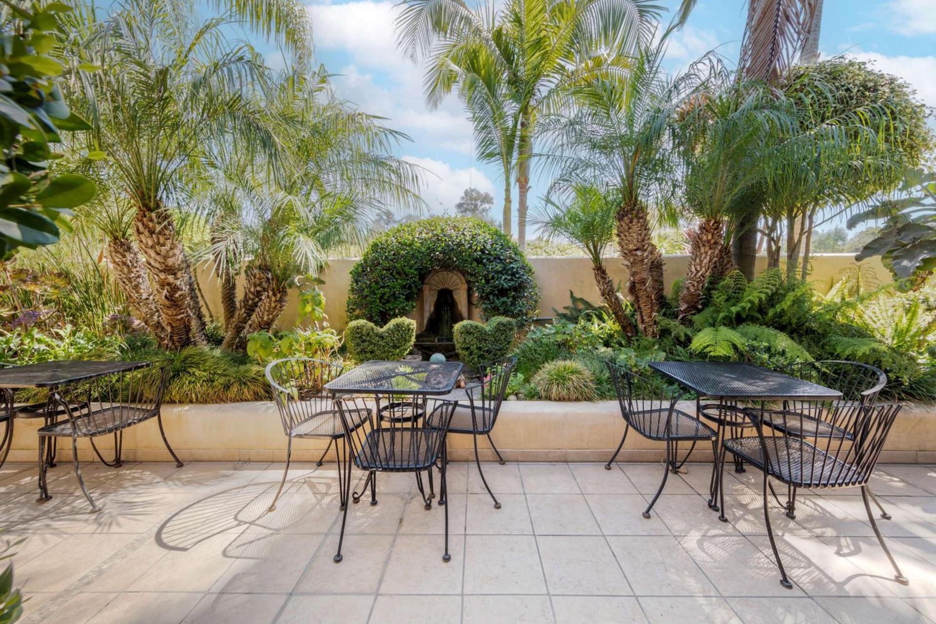 Best Western Plus South Coast Inn photo 54