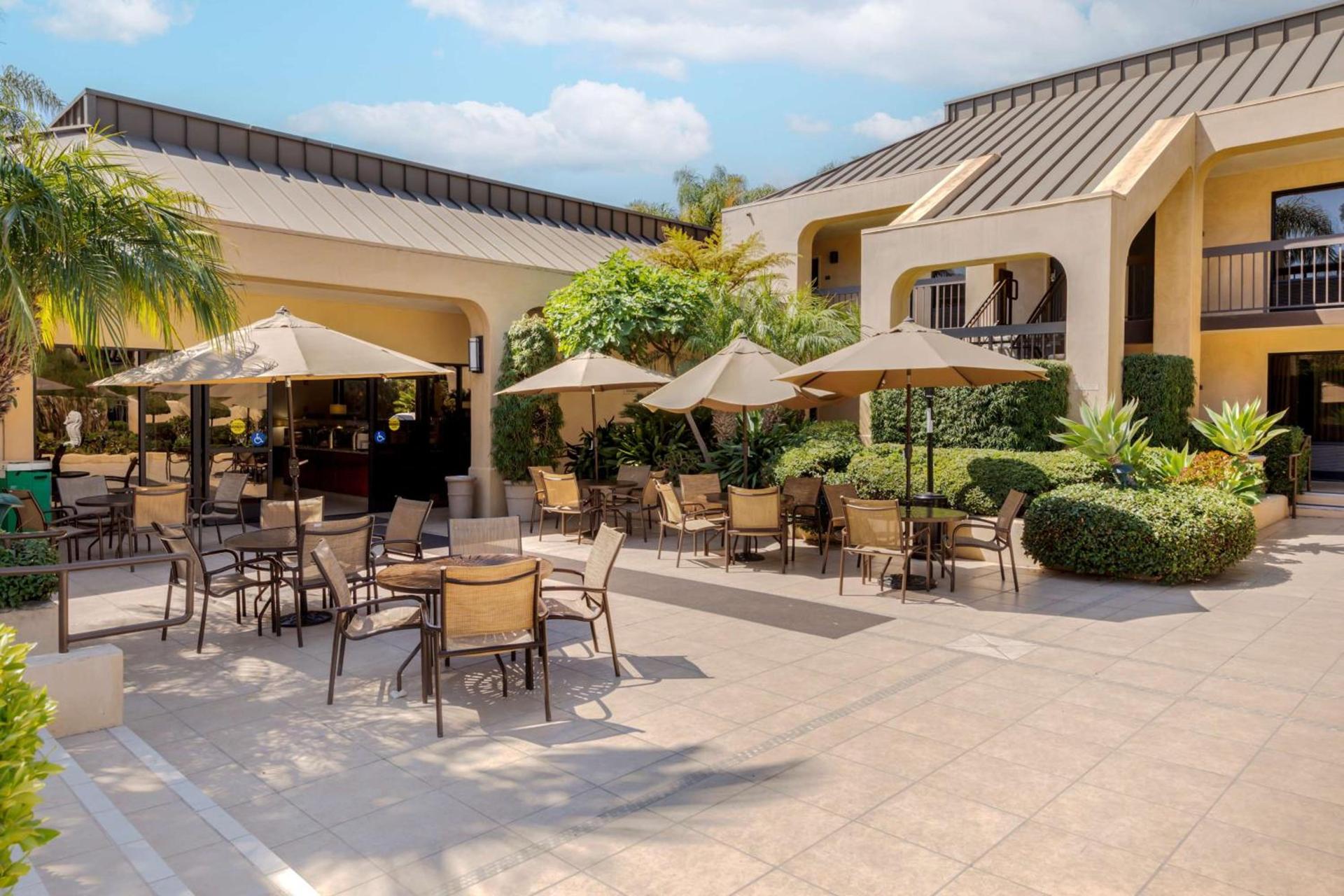 Best Western Plus South Coast Inn photo 10