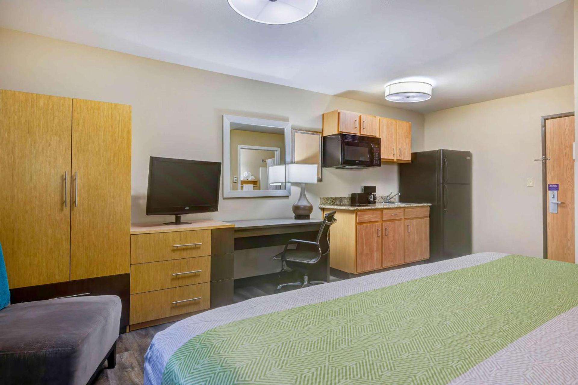 Studio 6 Lenexa - Overland Park photo 7