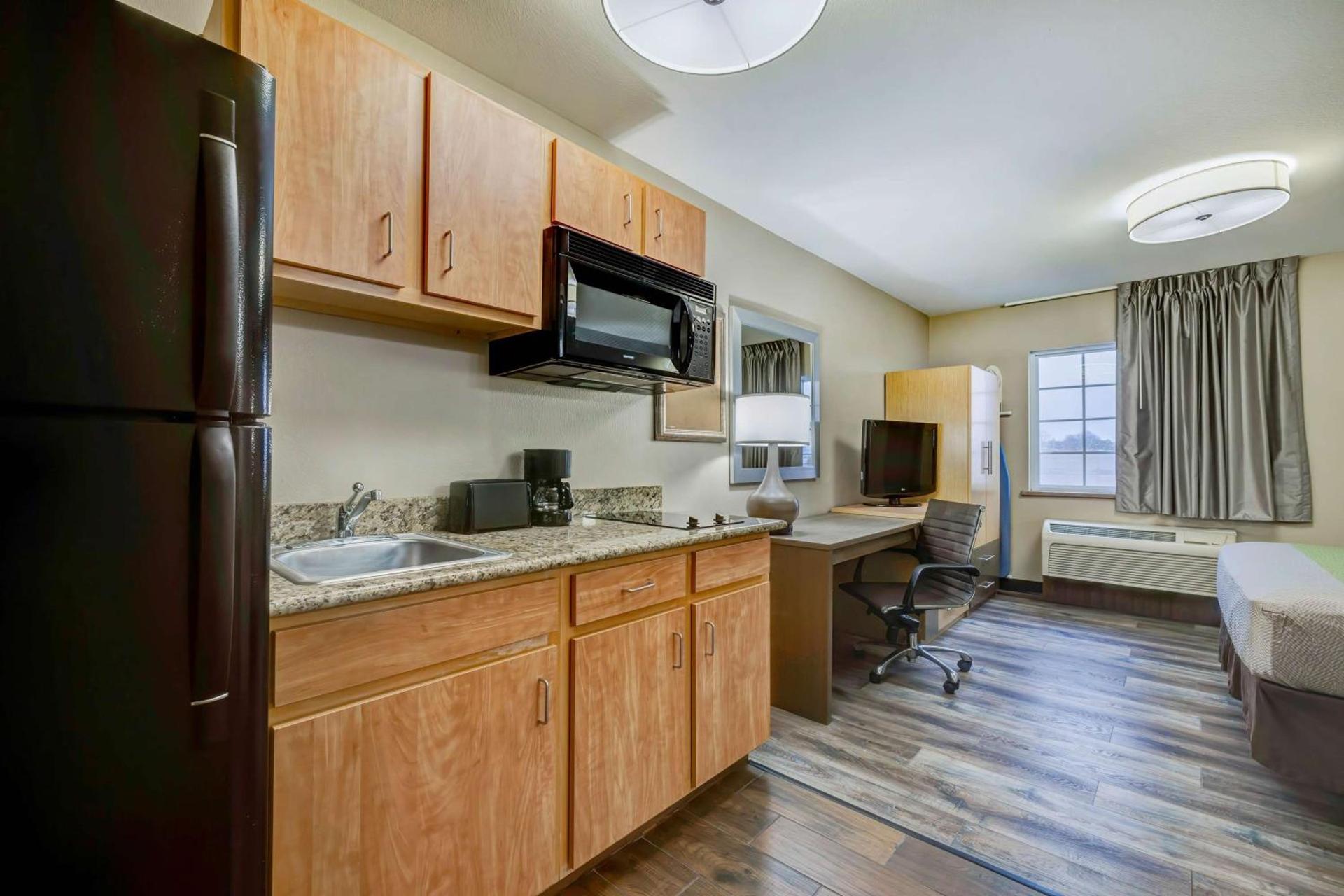 Studio 6 Lenexa - Overland Park photo 8