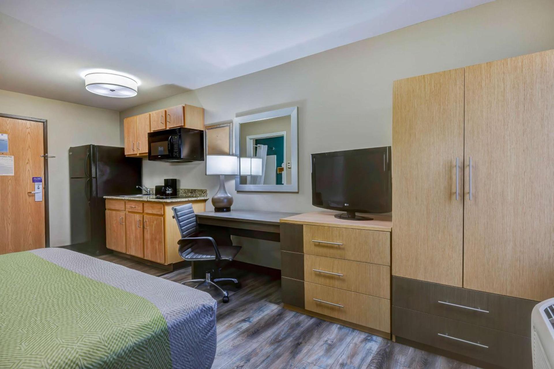 Studio 6 Lenexa - Overland Park photo 12