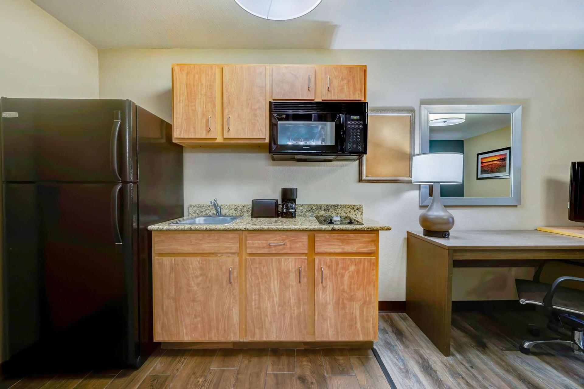 Studio 6 Lenexa - Overland Park photo 17