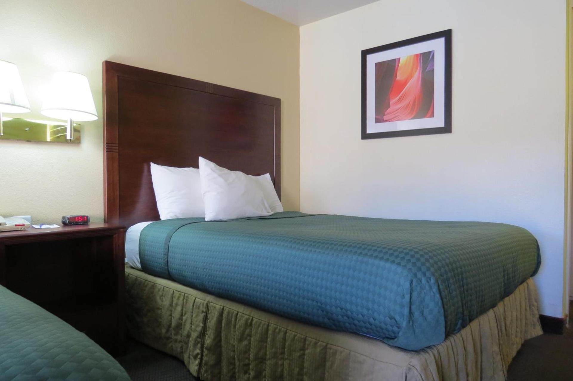 America's Best Inn & Suites Saint George photo 2
