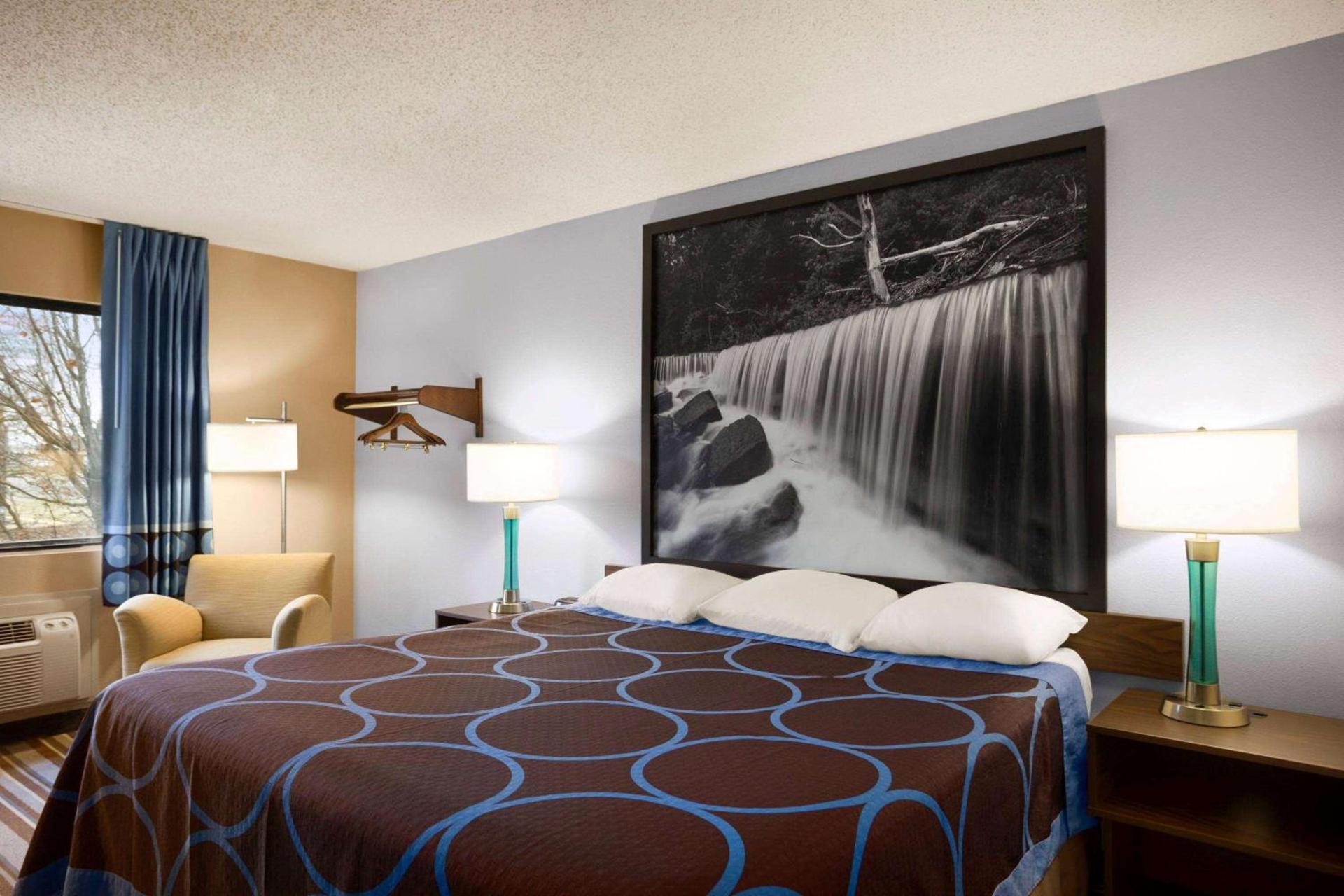 Americas Best Value Inn Pittsburg photo 13
