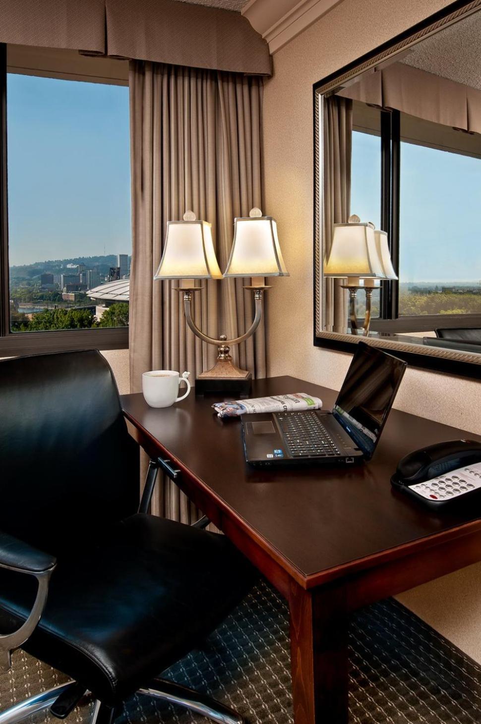 Crowne Plaza Hotel Portland-Downtown Convention Center by IHG photo 85
