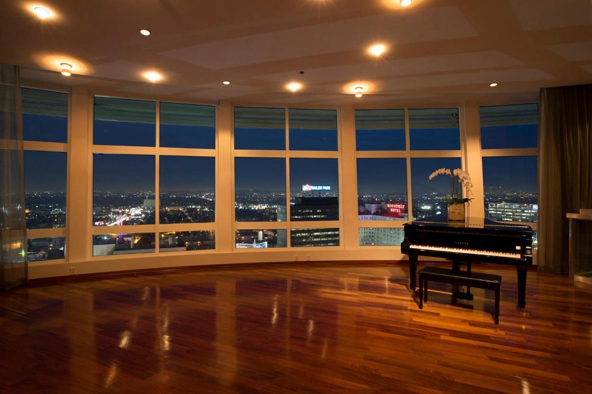 Loews Hollywood Hotel photo 17