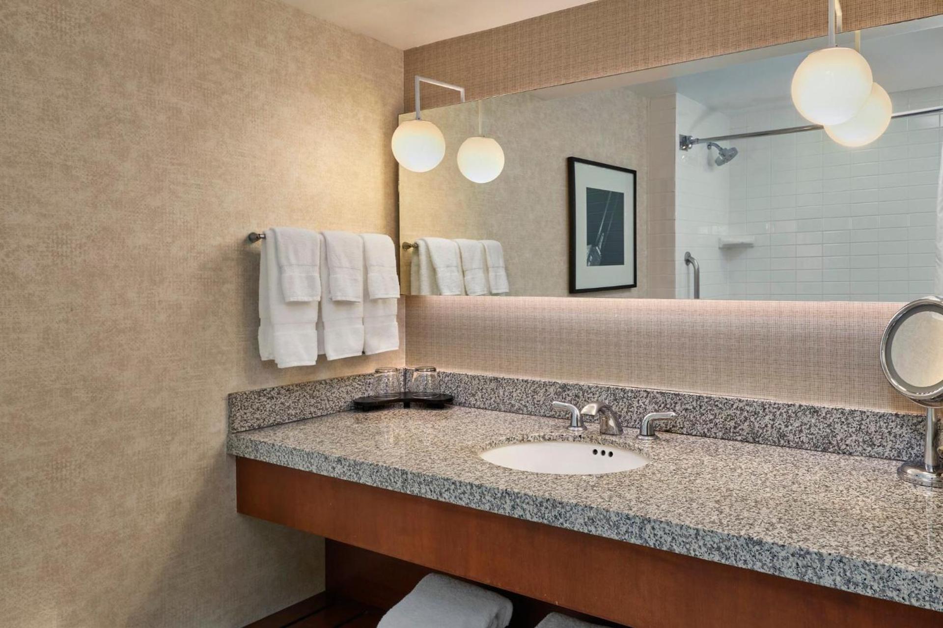 Loews Hollywood Hotel photo 27