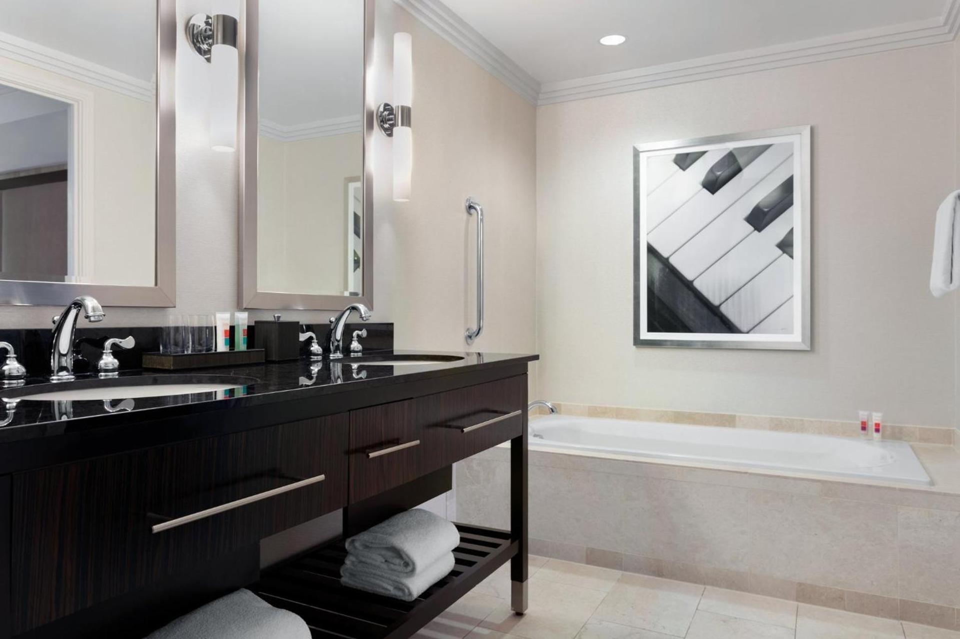 Loews Atlanta Hotel photo 24