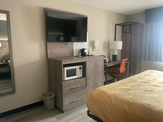 Quality Inn & Suites Ankeny-Des Moines photo 37