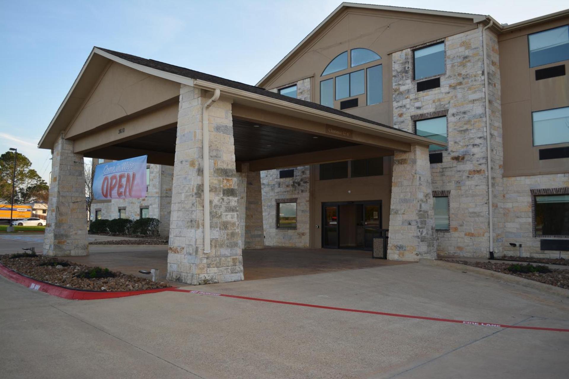 Wingate by Wyndham College Station South photo 3