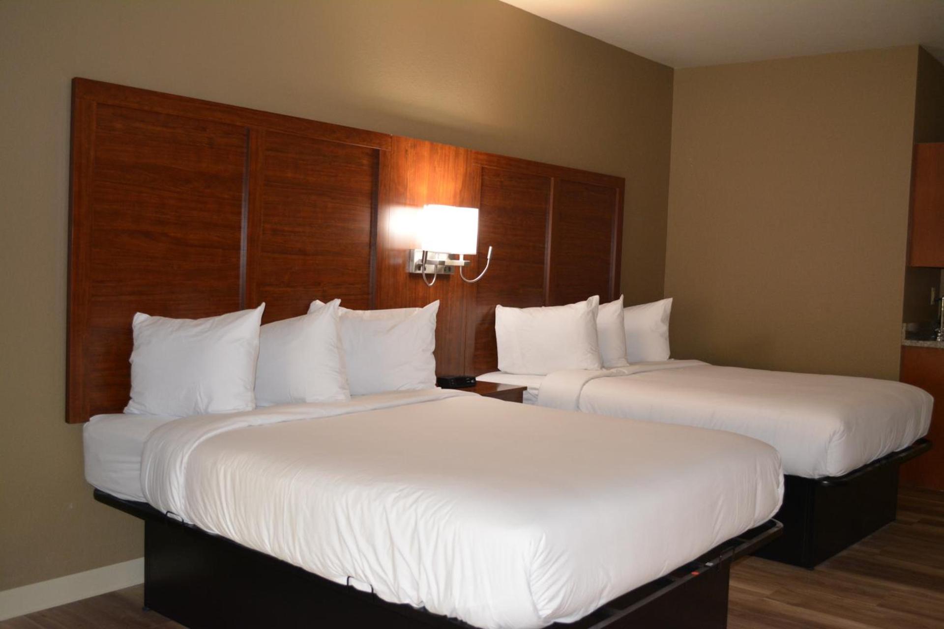 Wingate by Wyndham College Station South photo 8