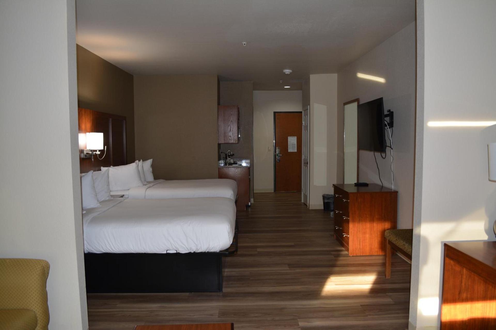 Wingate by Wyndham College Station South photo 11