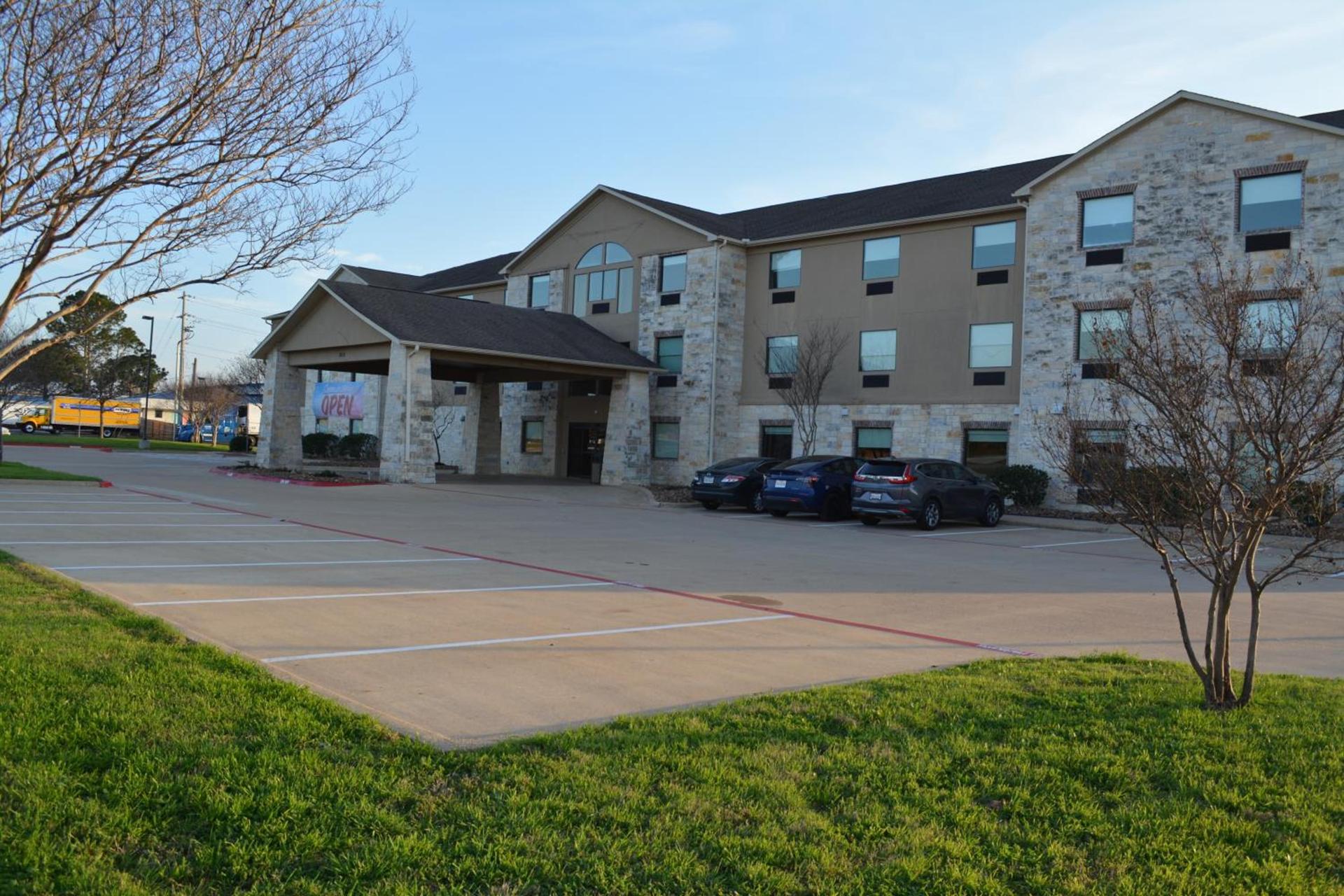 Wingate by Wyndham College Station South photo 1