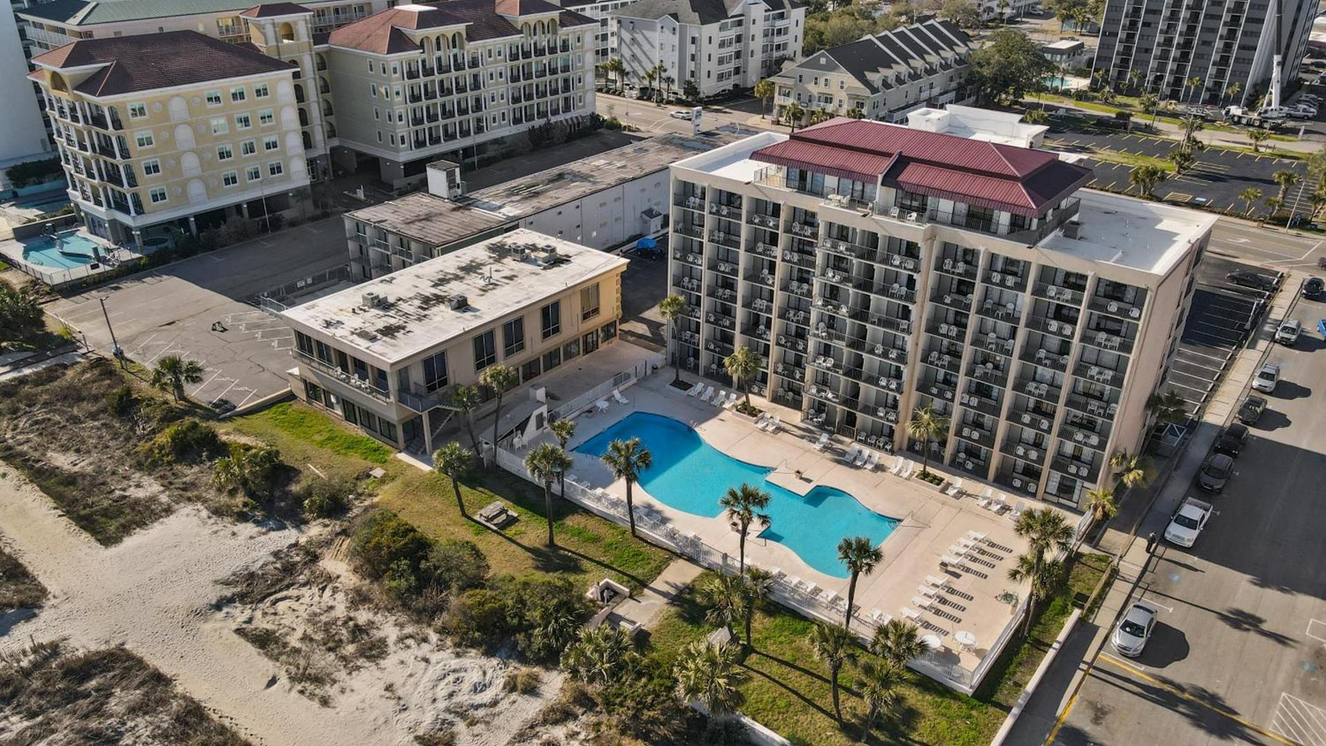 Ocean Crest Inn and Suites photo 8