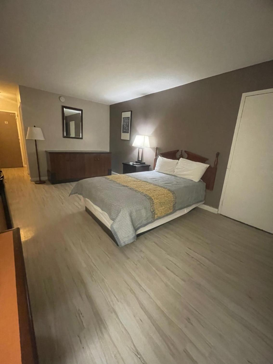 APM Inn & Suites photo 8