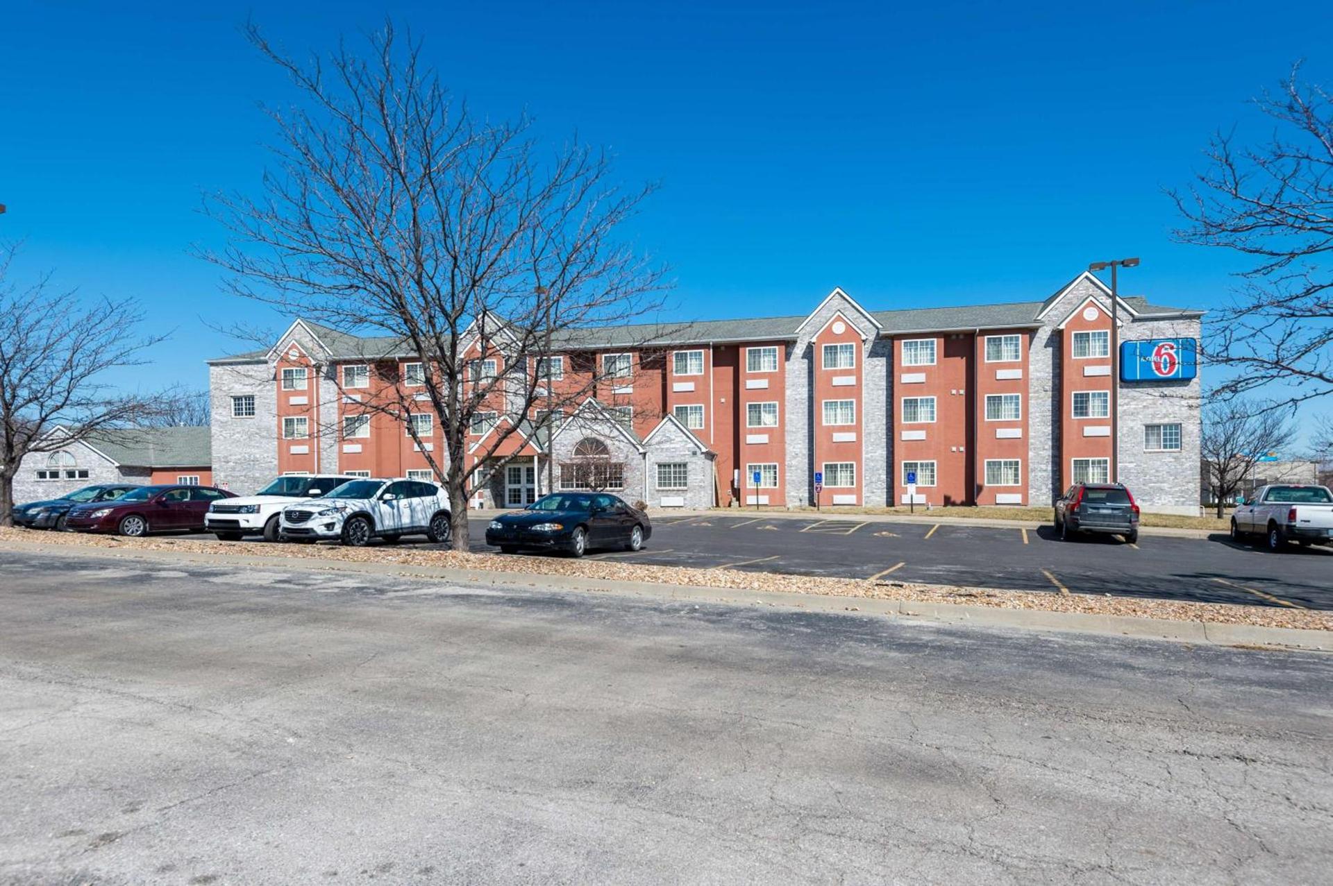 Motel 6-Olathe, KS photo 3
