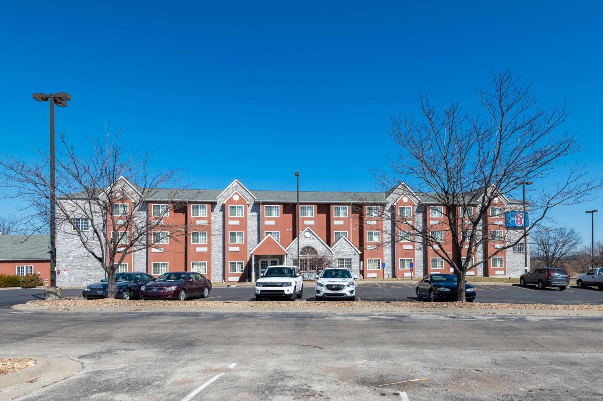 Motel 6-Olathe, KS photo 4