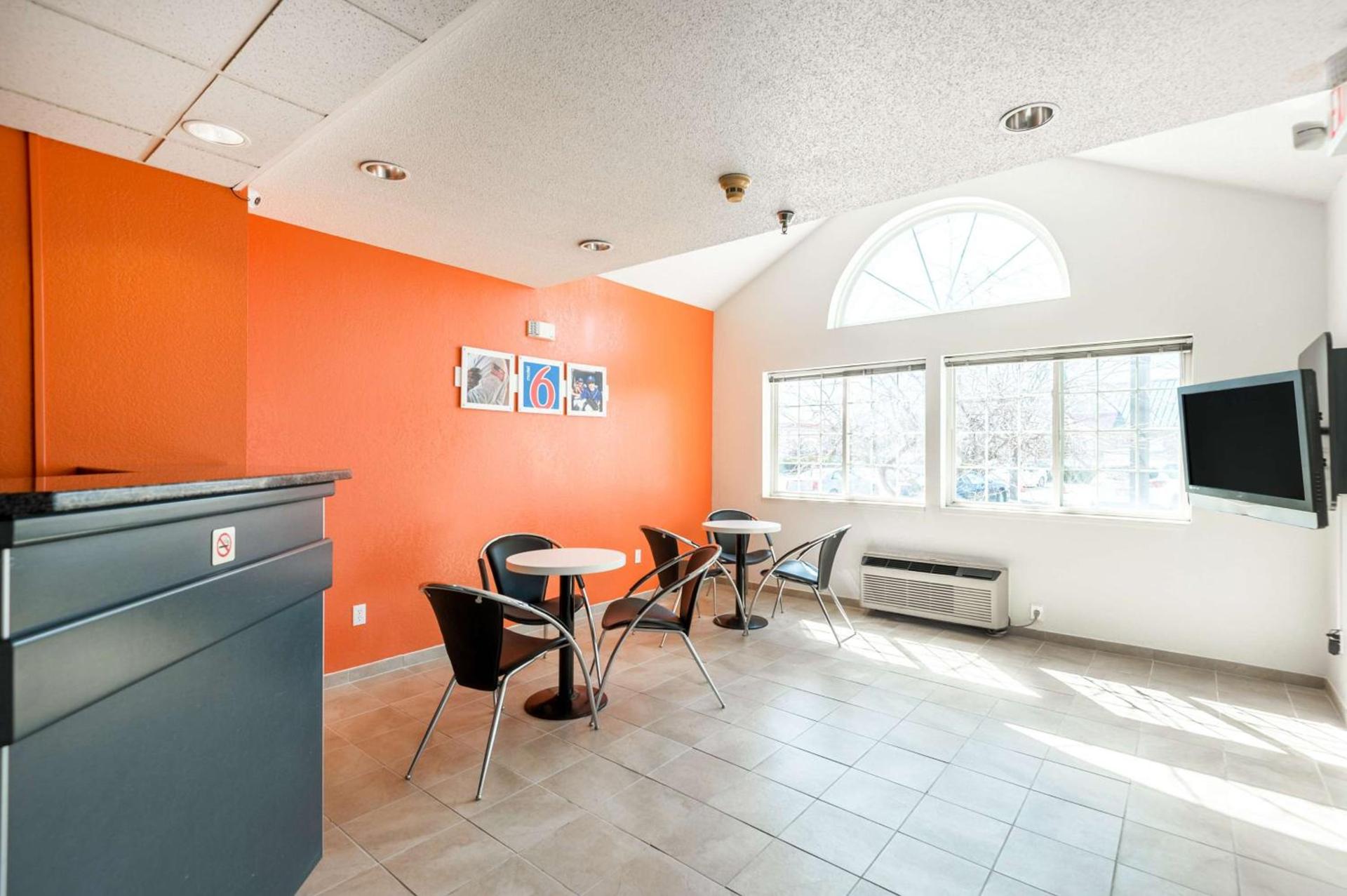 Motel 6-Olathe, KS photo 23