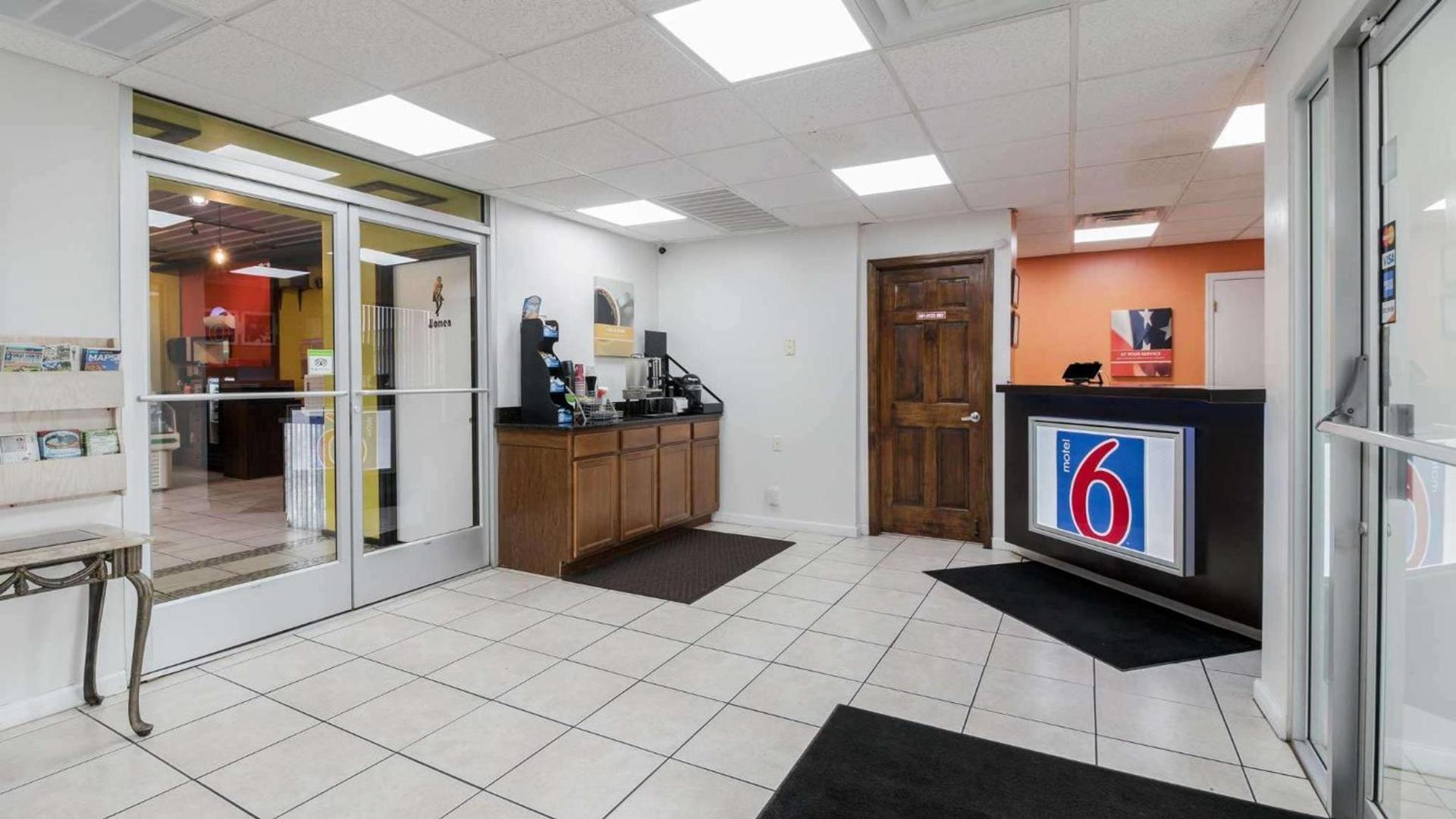 Motel 6-Pulaski, TN photo 17