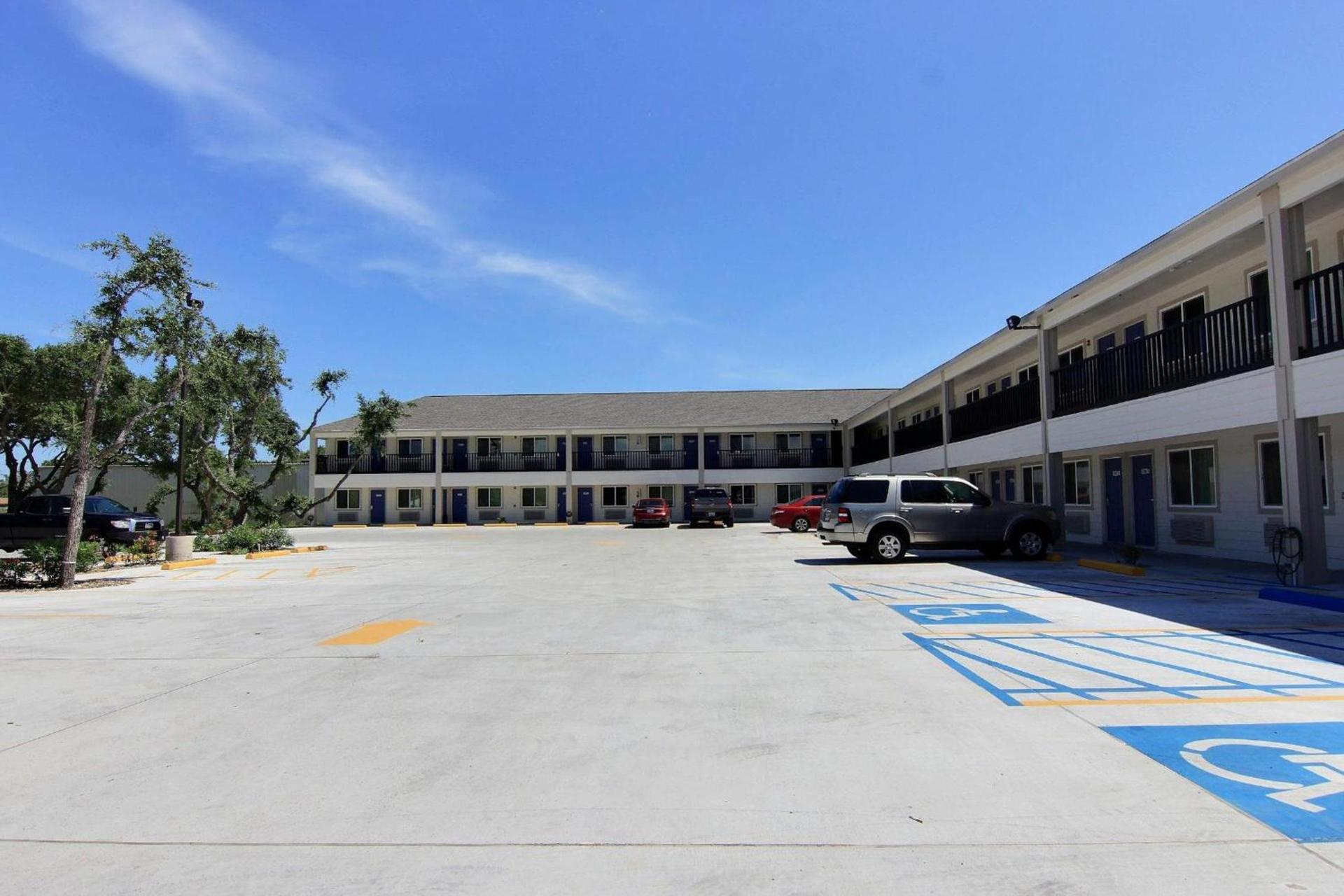 Motel 6-Rockport, TX photo 3