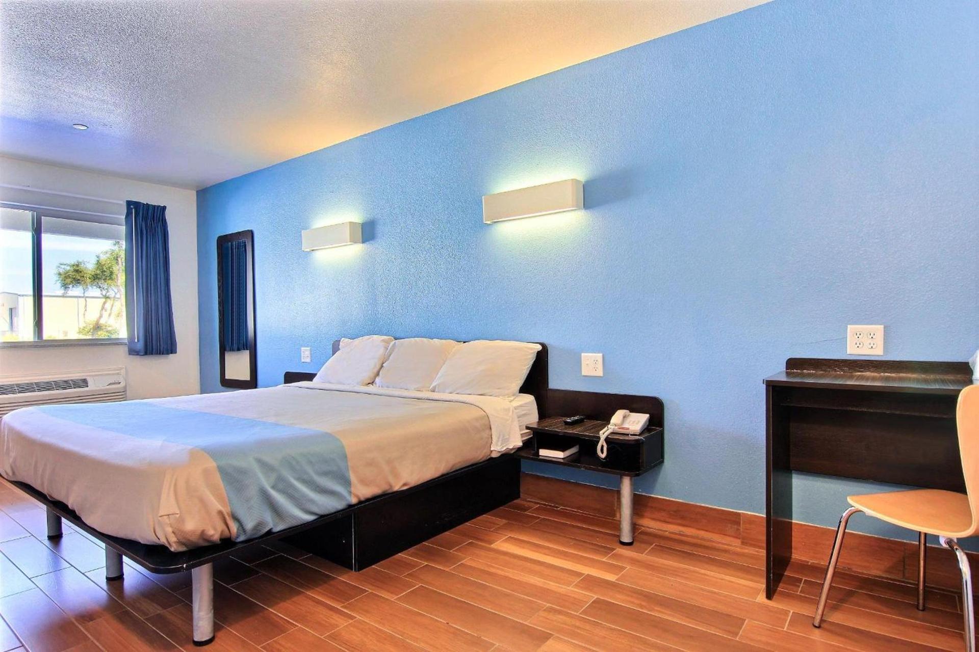 Motel 6-Rockport, TX photo 14