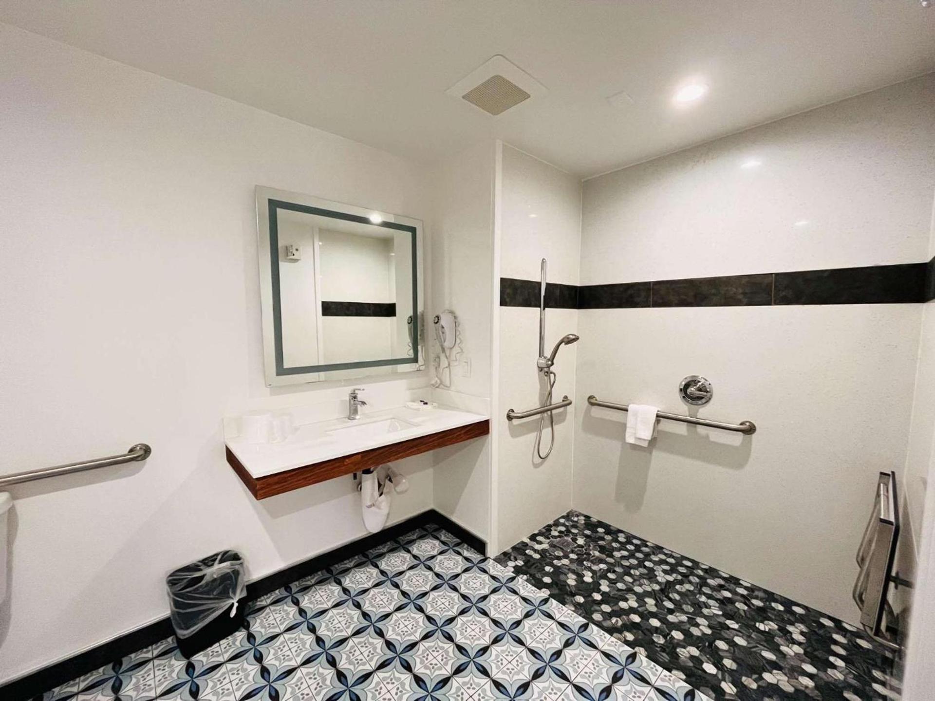 Motel 6 Vallejo, CA - Napa Valley photo 9